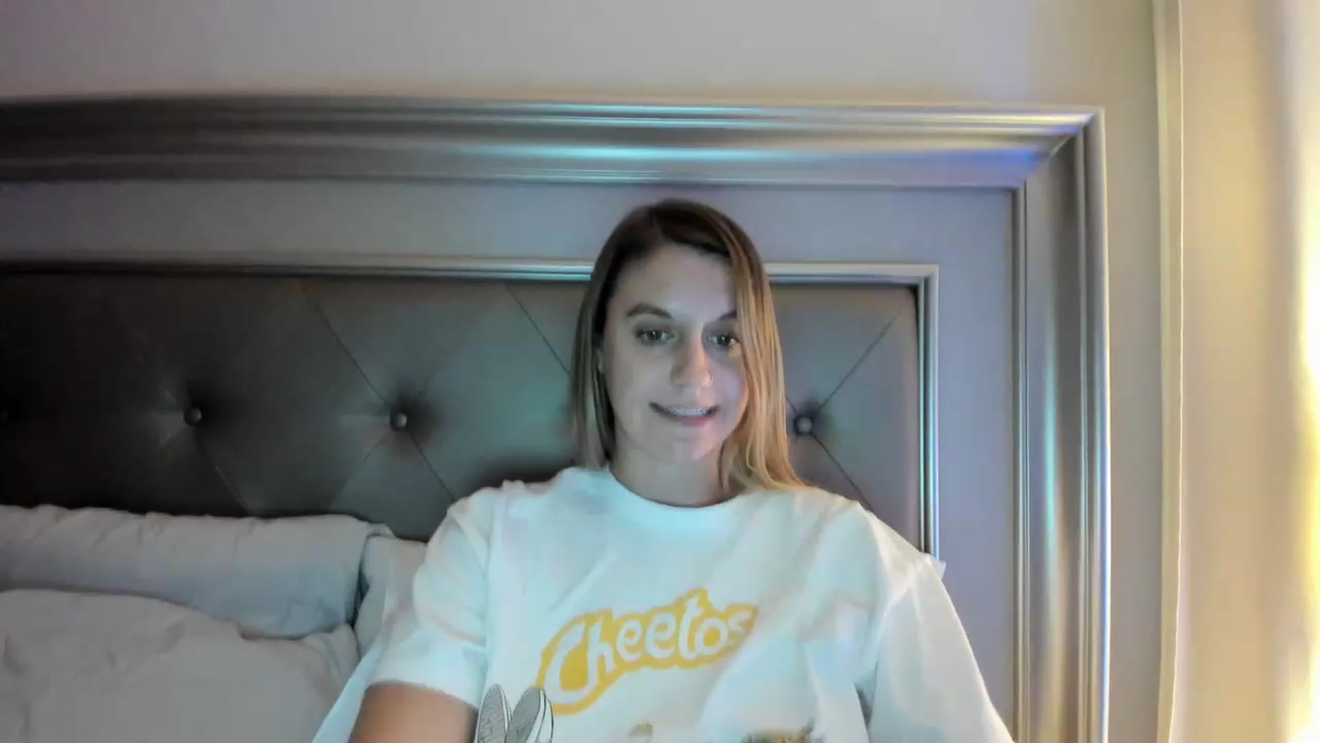 Gallery image thumbnail from Ca_ndi's myfreecams stream on, 06/01/2023, 09:14 image 19 of 20