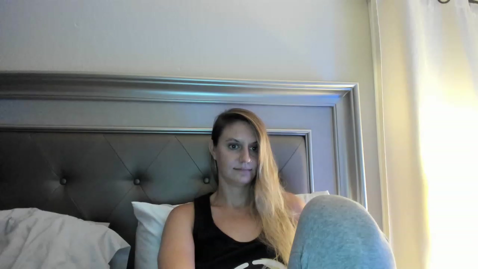 Gallery image thumbnail from Ca_ndi's myfreecams stream on, 06/02/2023, 09:26 image 15 of 20