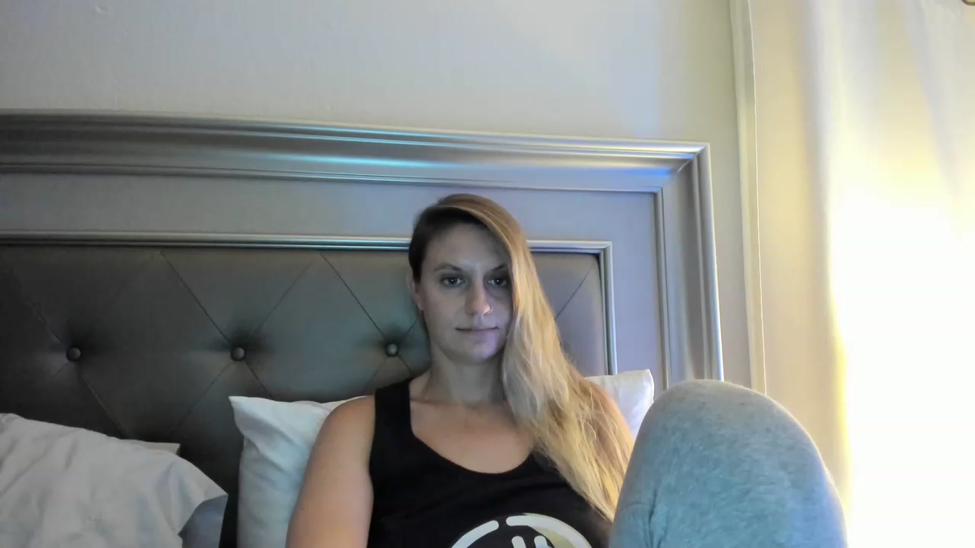 Gallery image thumbnail from Ca_ndi's myfreecams stream on, 06/02/2023, 09:26 image 17 of 20
