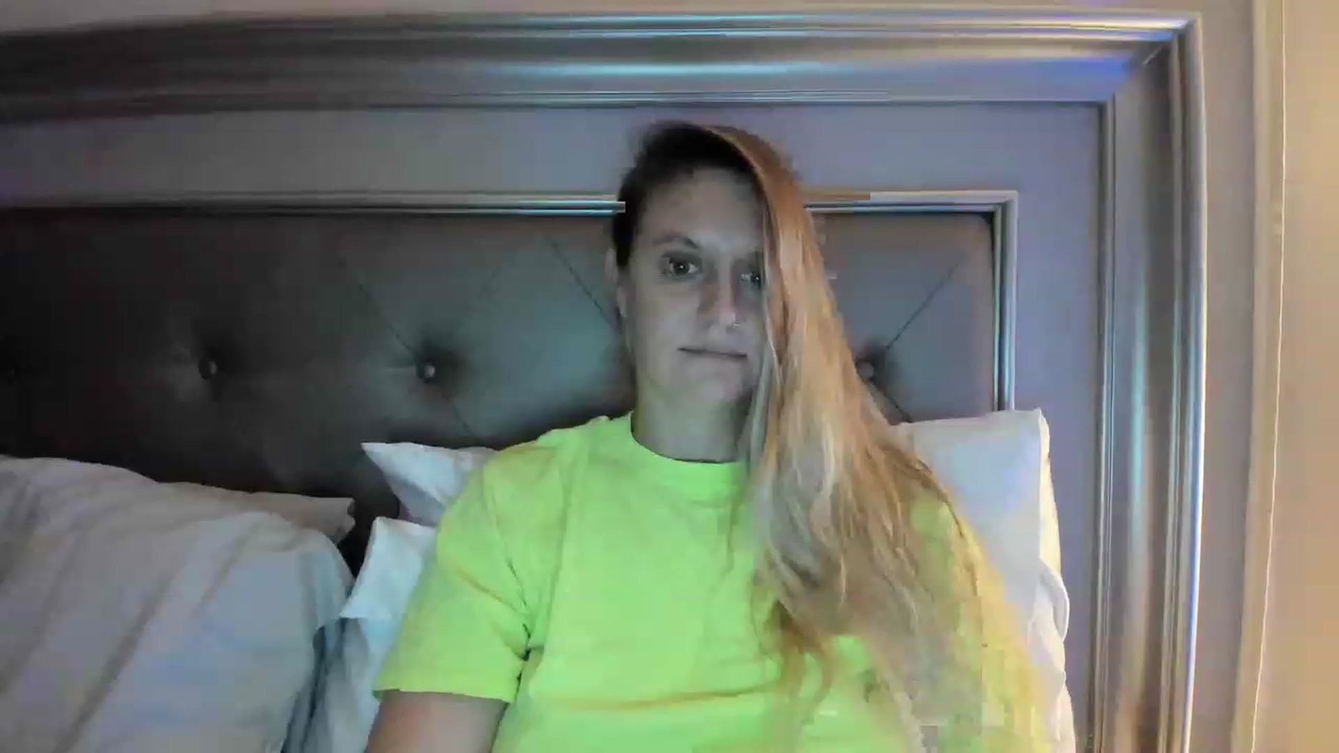 Gallery image thumbnail from Ca_ndi's myfreecams stream on, 06/02/2023, 10:20 image 14 of 20