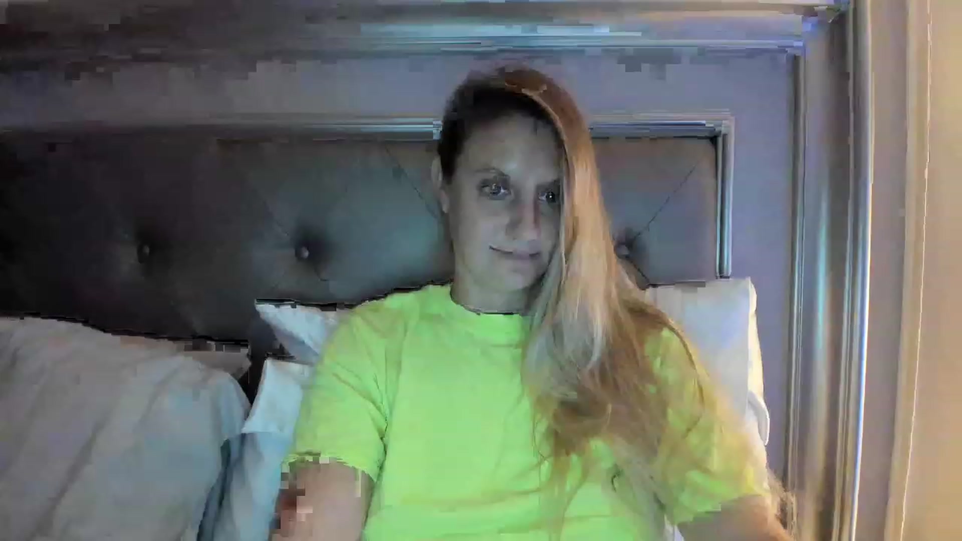 Gallery image thumbnail from Ca_ndi's myfreecams stream on, 06/02/2023, 10:20 image 17 of 20