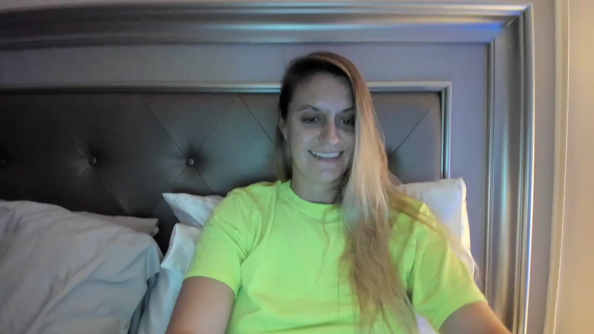 Gallery image thumbnail from Ca_ndi's myfreecams stream on, 06/02/2023, 10:44 image 18 of 20