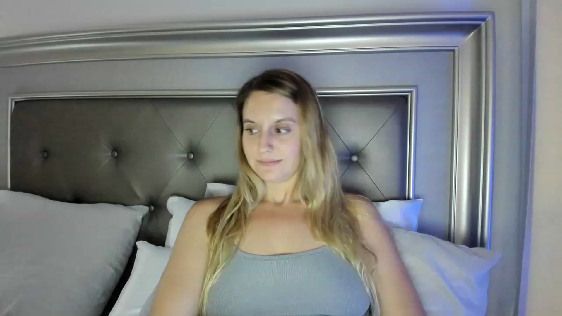 Gallery image thumbnail from Ca_ndi's myfreecams stream on, 06/09/2023, 23:14 image 6 of 20