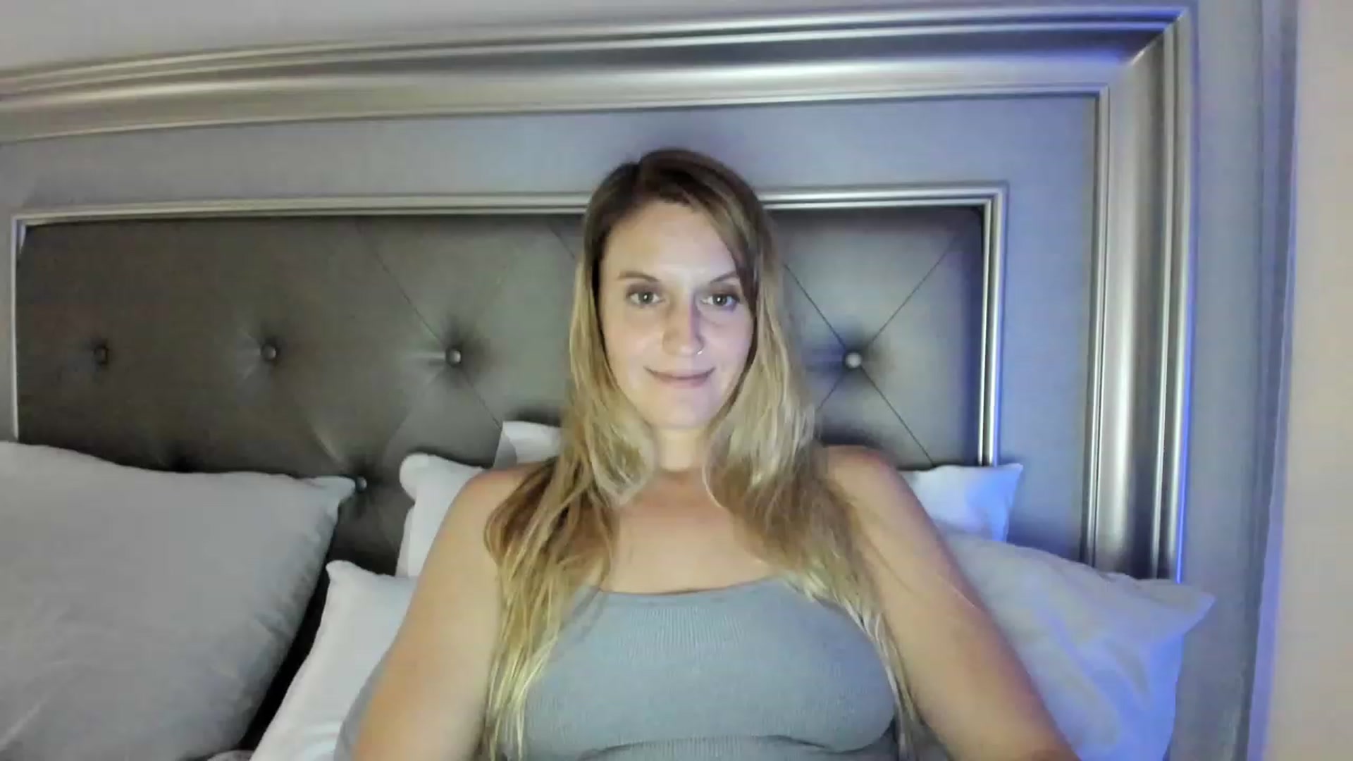 Gallery image thumbnail from Ca_ndi's myfreecams stream on, 06/09/2023, 23:14 image 14 of 20
