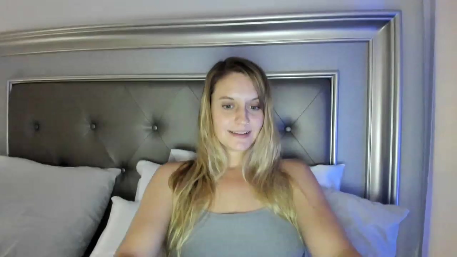 Gallery image thumbnail from Ca_ndi's myfreecams stream on, 06/09/2023, 23:14 image 15 of 20