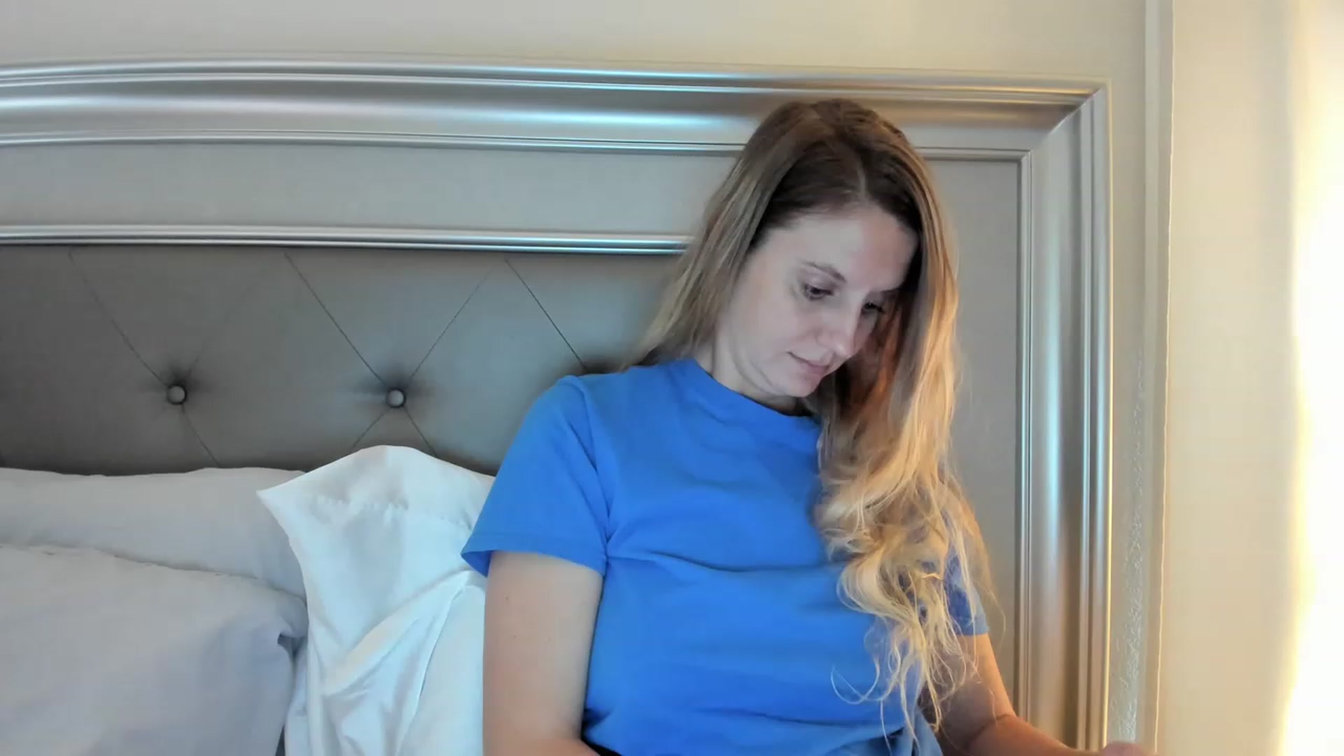 Gallery image thumbnail from Ca_ndi's myfreecams stream on, 06/17/2023, 12:53 image 7 of 20