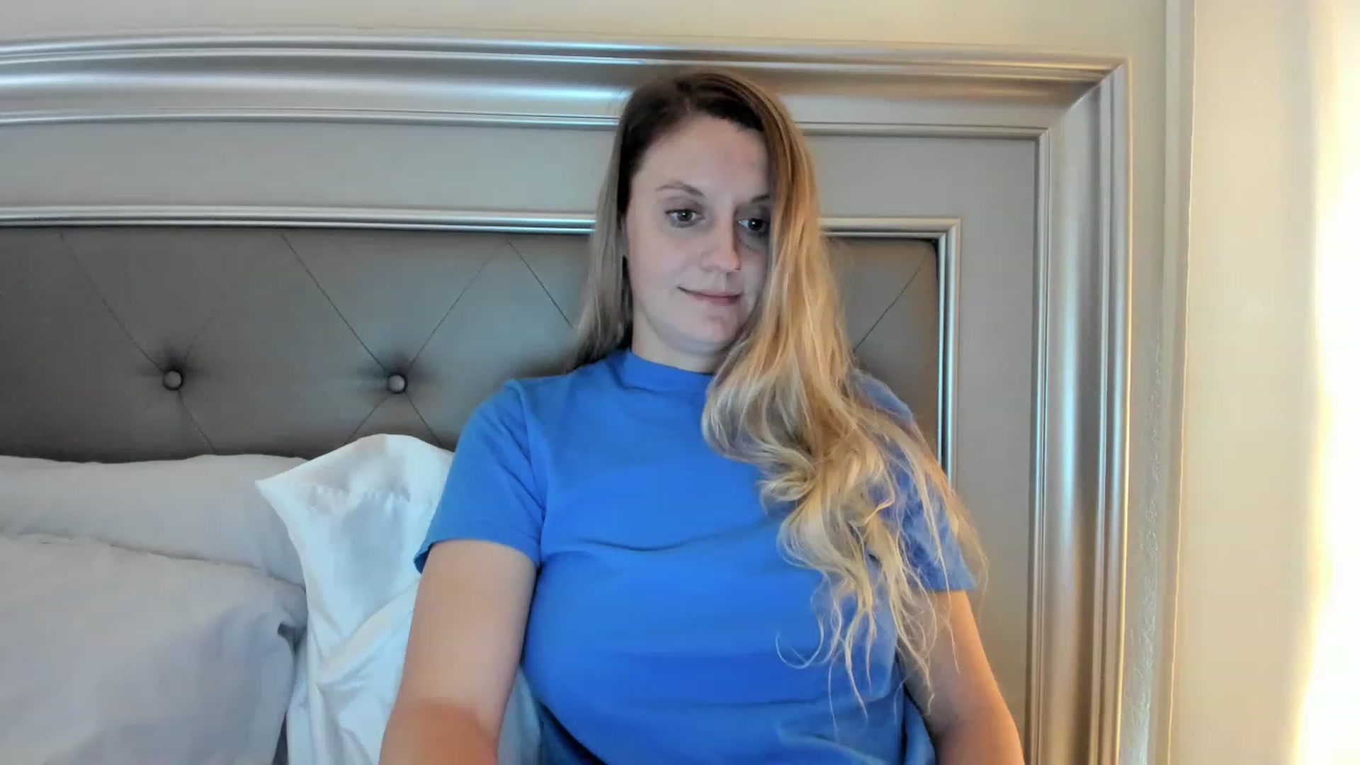 Gallery image thumbnail from Ca_ndi's myfreecams stream on, 06/17/2023, 12:53 image 6 of 20