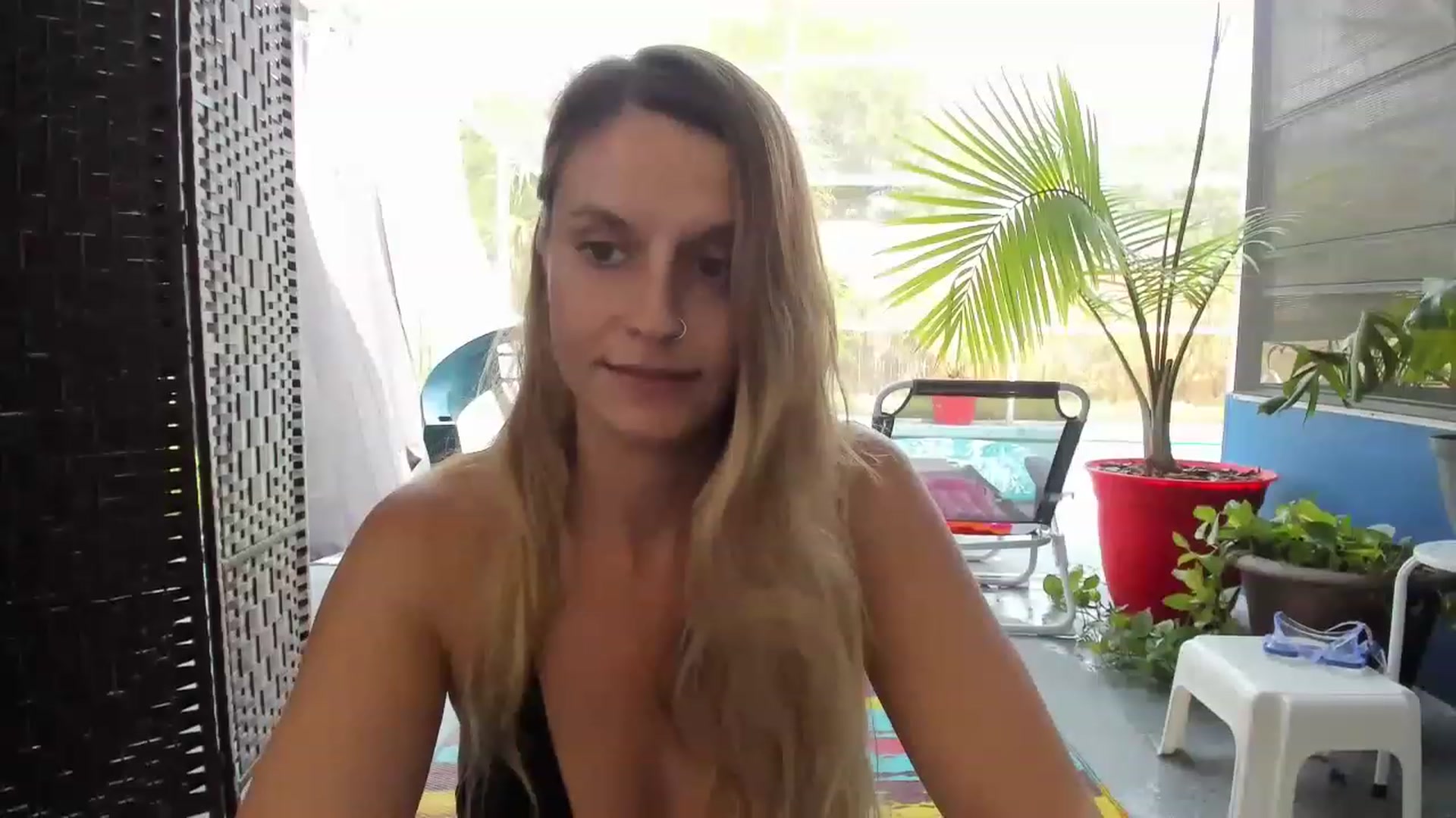 Gallery image thumbnail from Ca_ndi's myfreecams stream on, 06/18/2023, 20:20 image 4 of 20