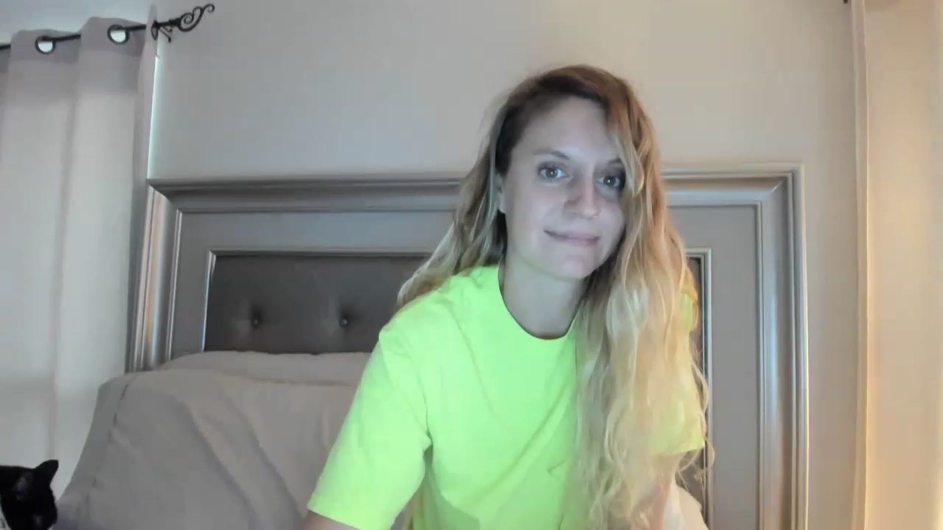 Gallery image thumbnail from Ca_ndi's myfreecams stream on, 06/29/2023, 11:33 image 18 of 20