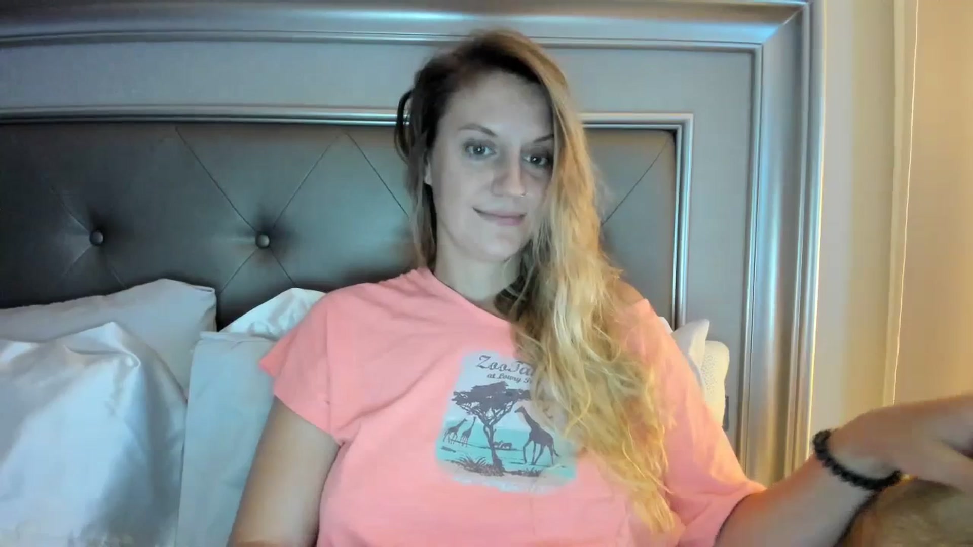 Gallery image thumbnail from Ca_ndi's myfreecams stream on, 07/05/2023, 09:06 image 6 of 20