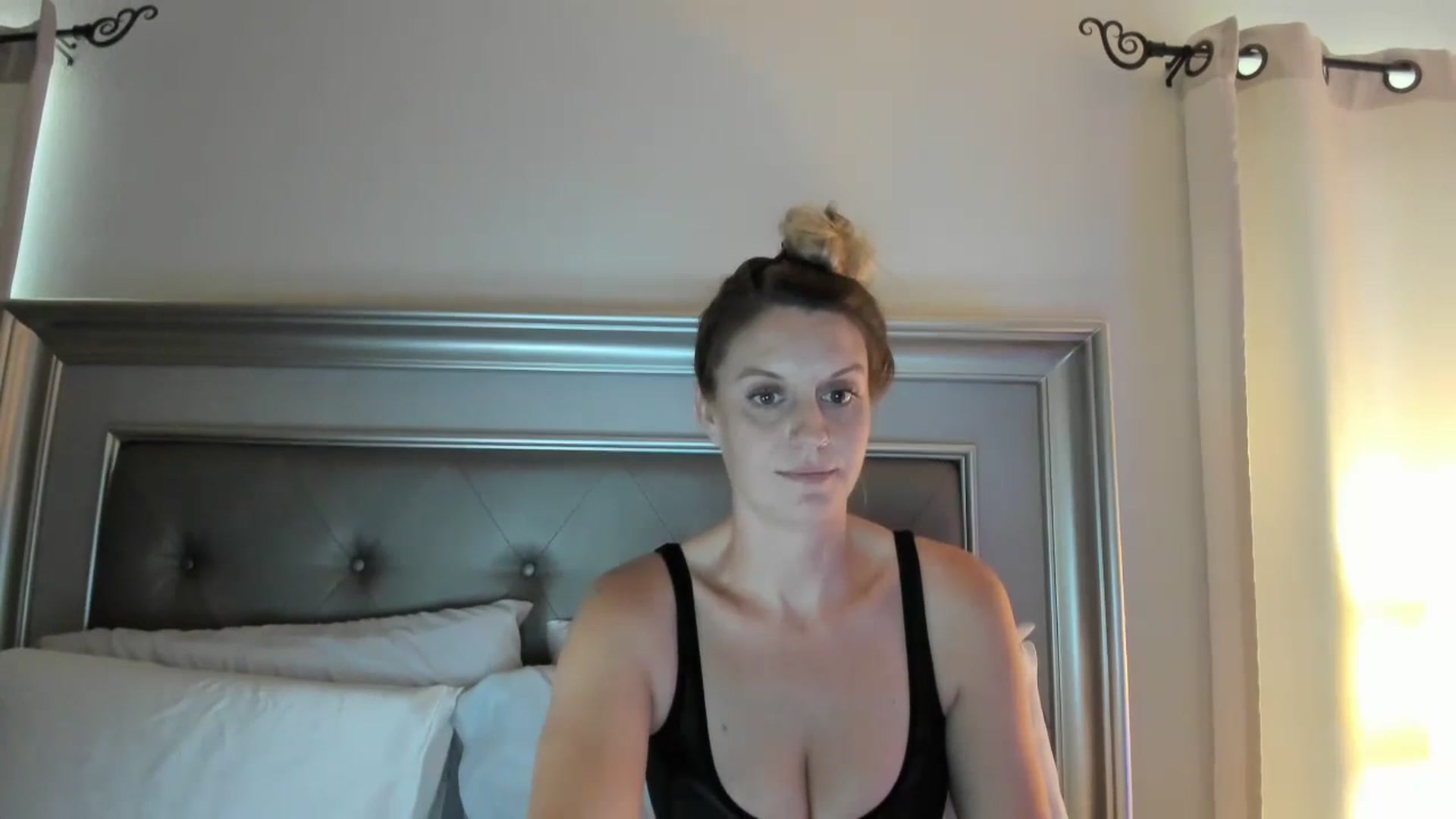Gallery image thumbnail from Ca_ndi's myfreecams stream on, 07/12/2023, 18:17 image 5 of 20