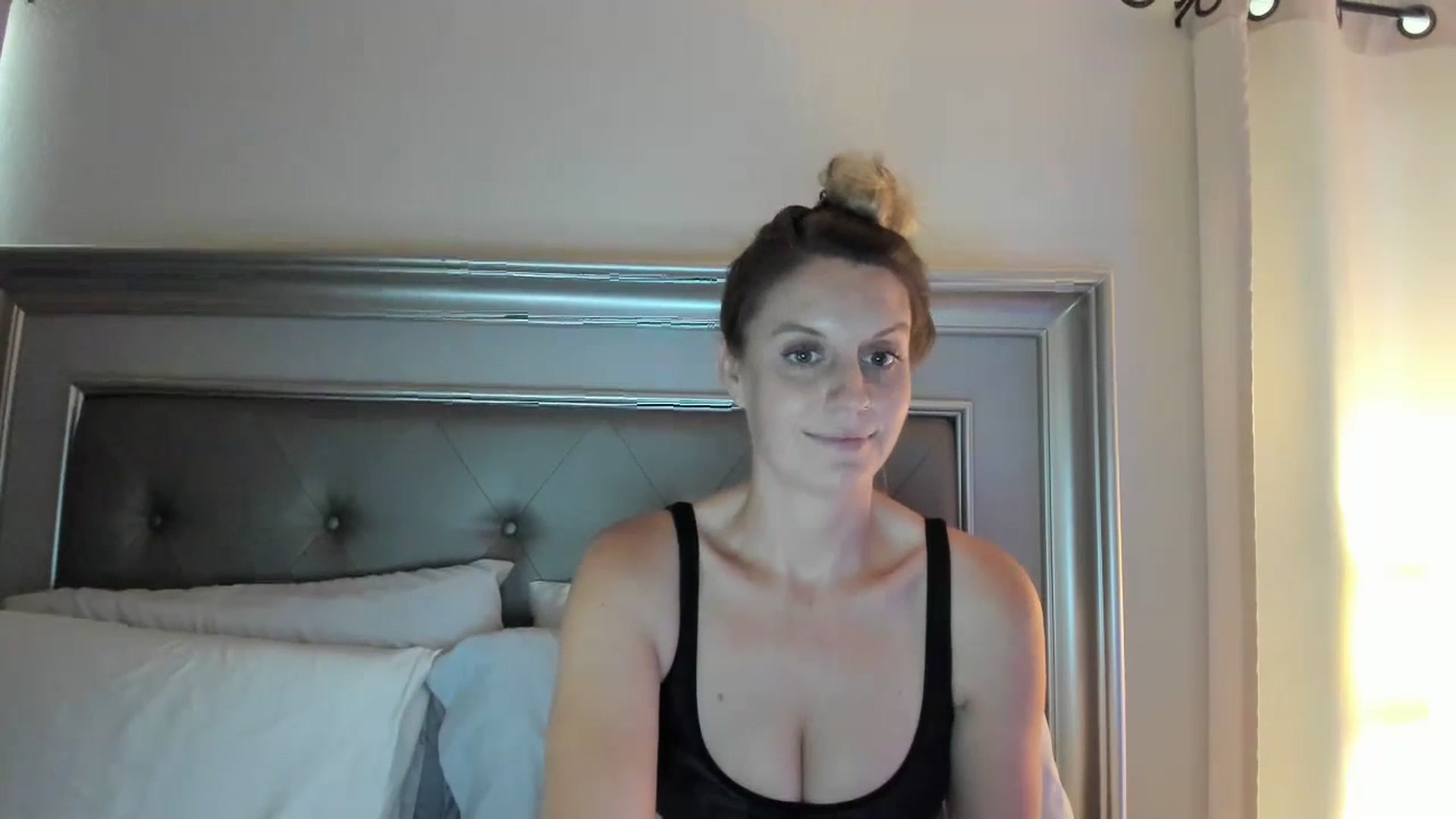 Gallery image thumbnail from Ca_ndi's myfreecams stream on, 07/12/2023, 18:17 image 18 of 20