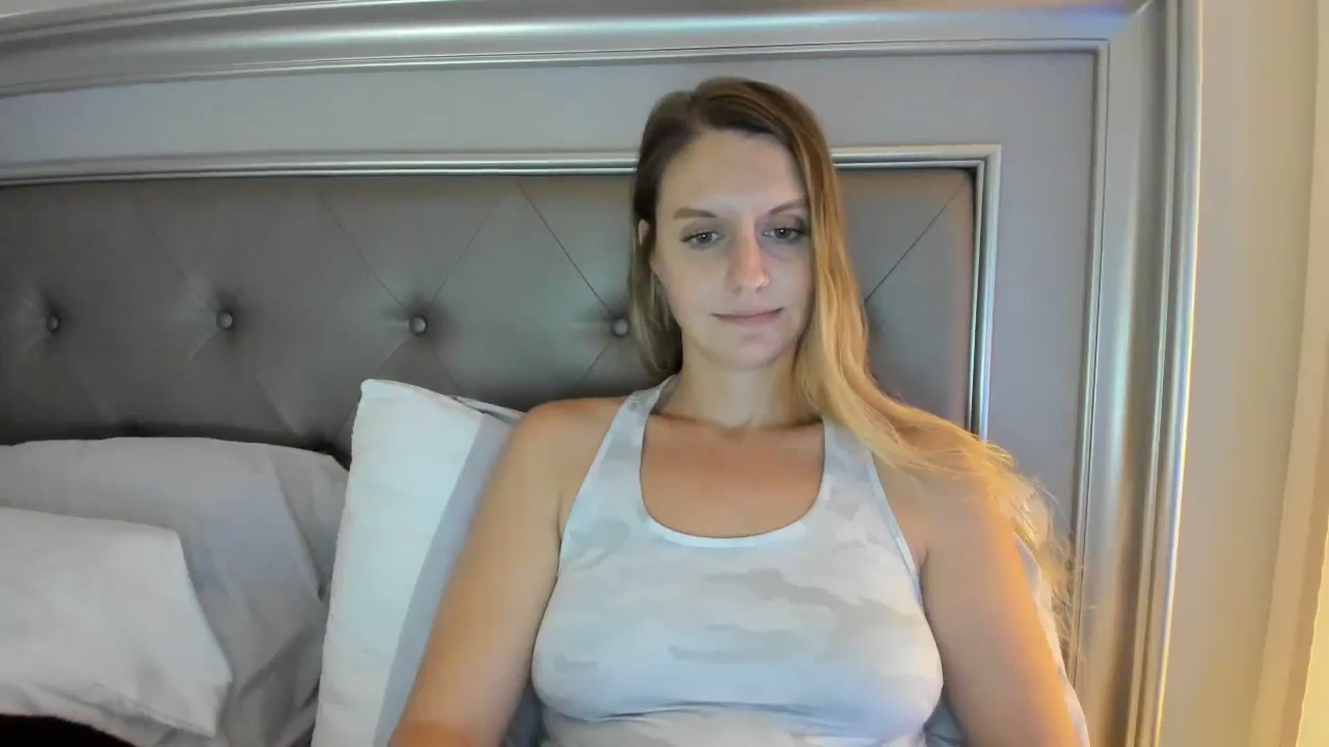 Gallery image thumbnail from Ca_ndi's myfreecams stream on, 07/22/2023, 17:52 image 4 of 20
