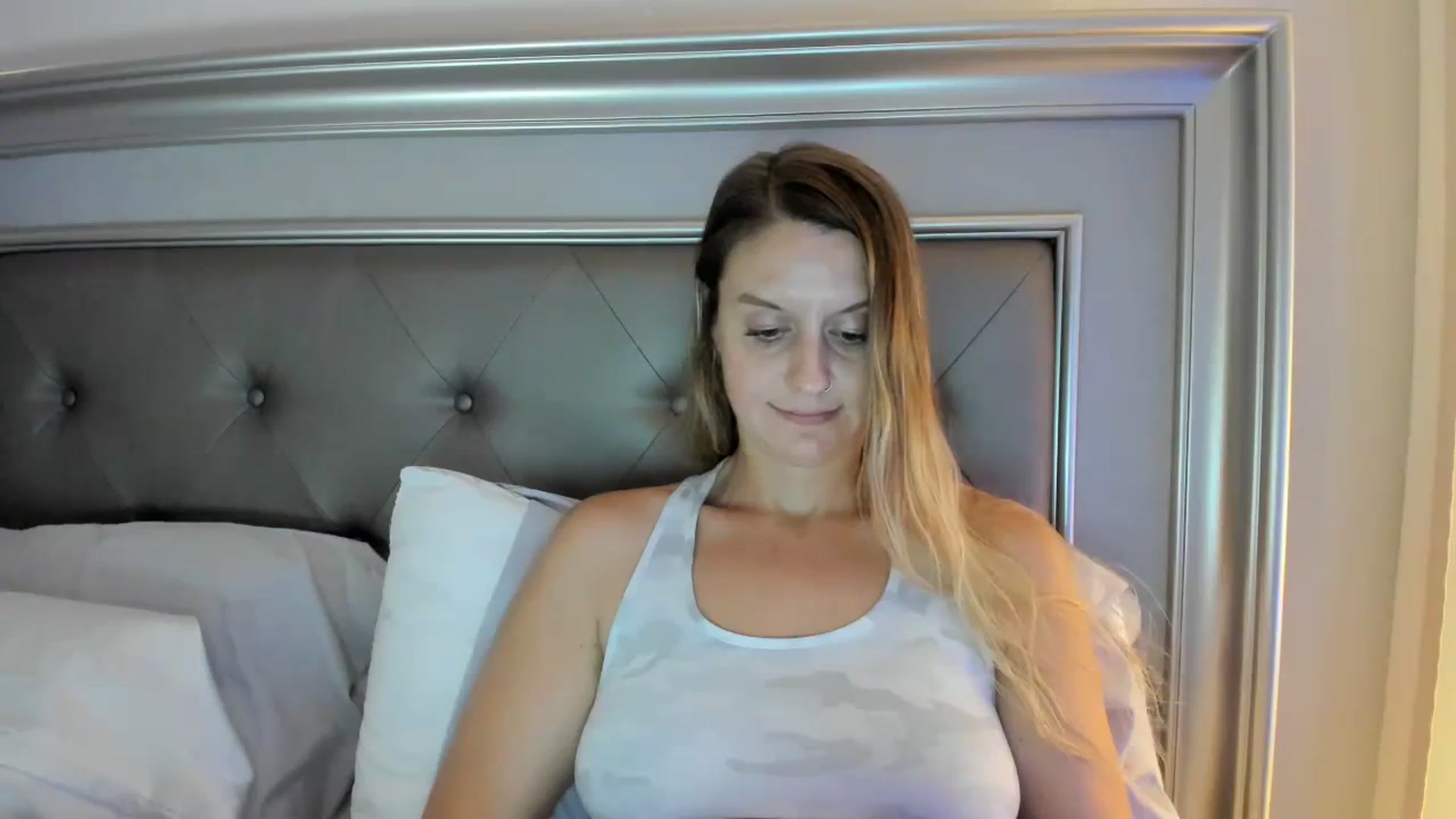 Gallery image thumbnail from Ca_ndi's myfreecams stream on, 07/22/2023, 17:52 image 12 of 20