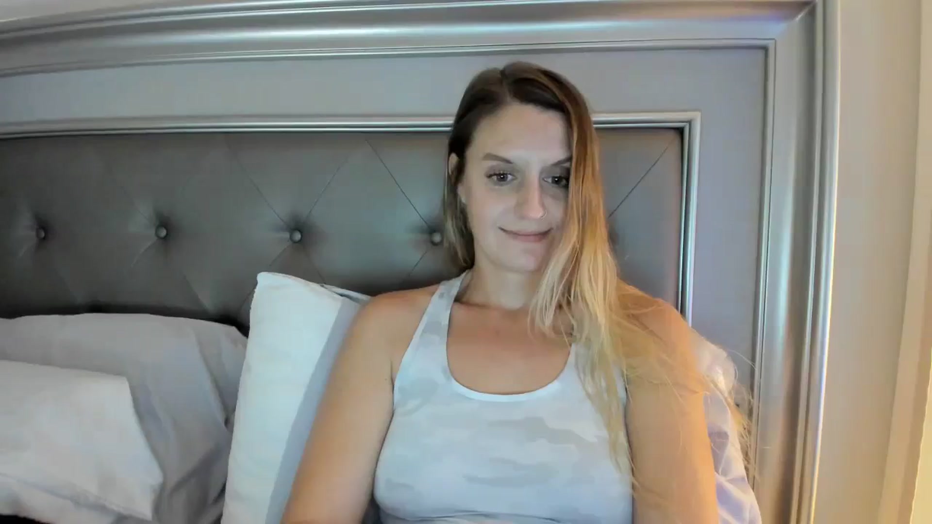 Gallery image thumbnail from Ca_ndi's myfreecams stream on, 07/22/2023, 17:52 image 7 of 20