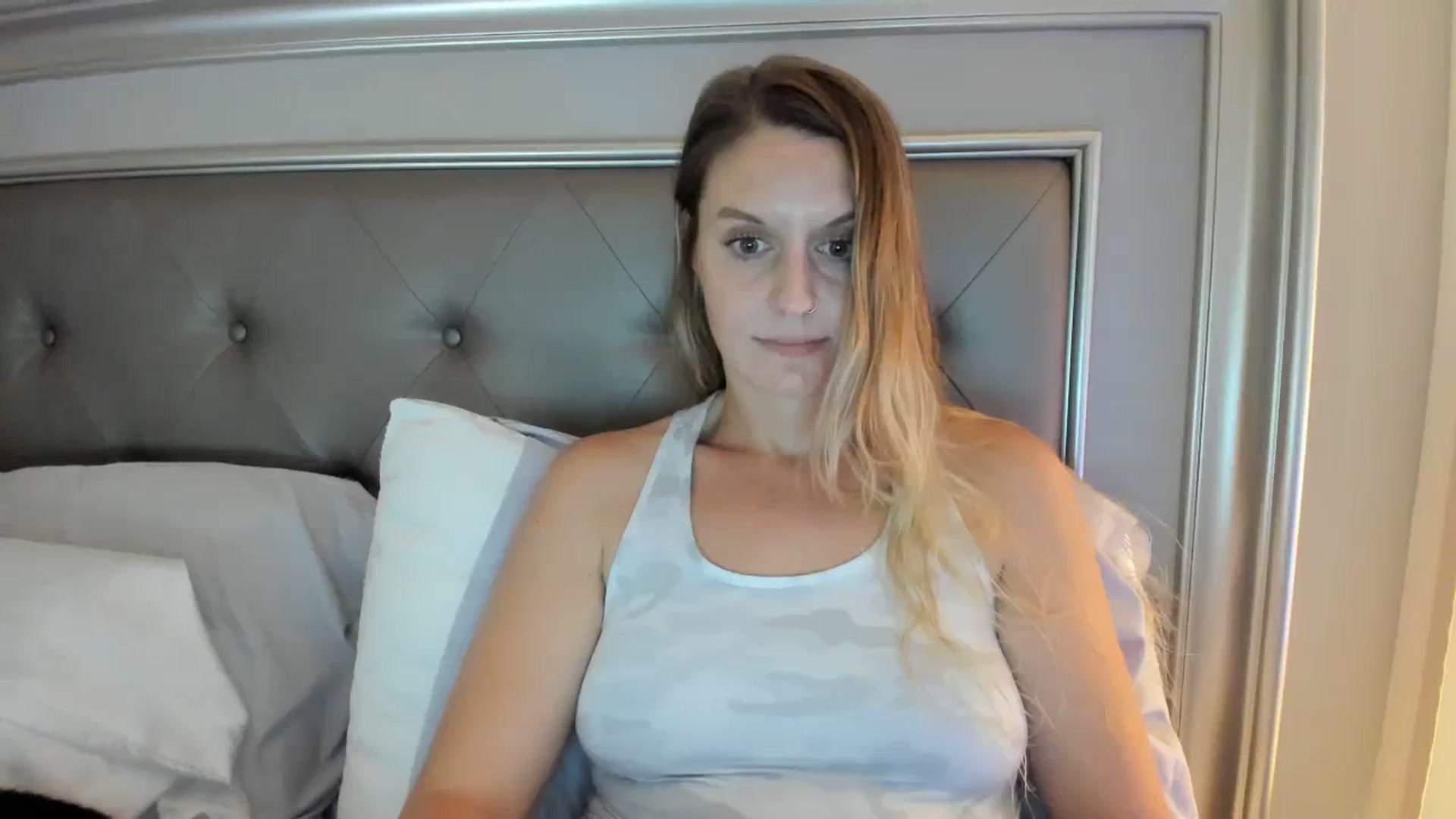 Gallery image thumbnail from Ca_ndi's myfreecams stream on, 07/22/2023, 17:52 image 10 of 20