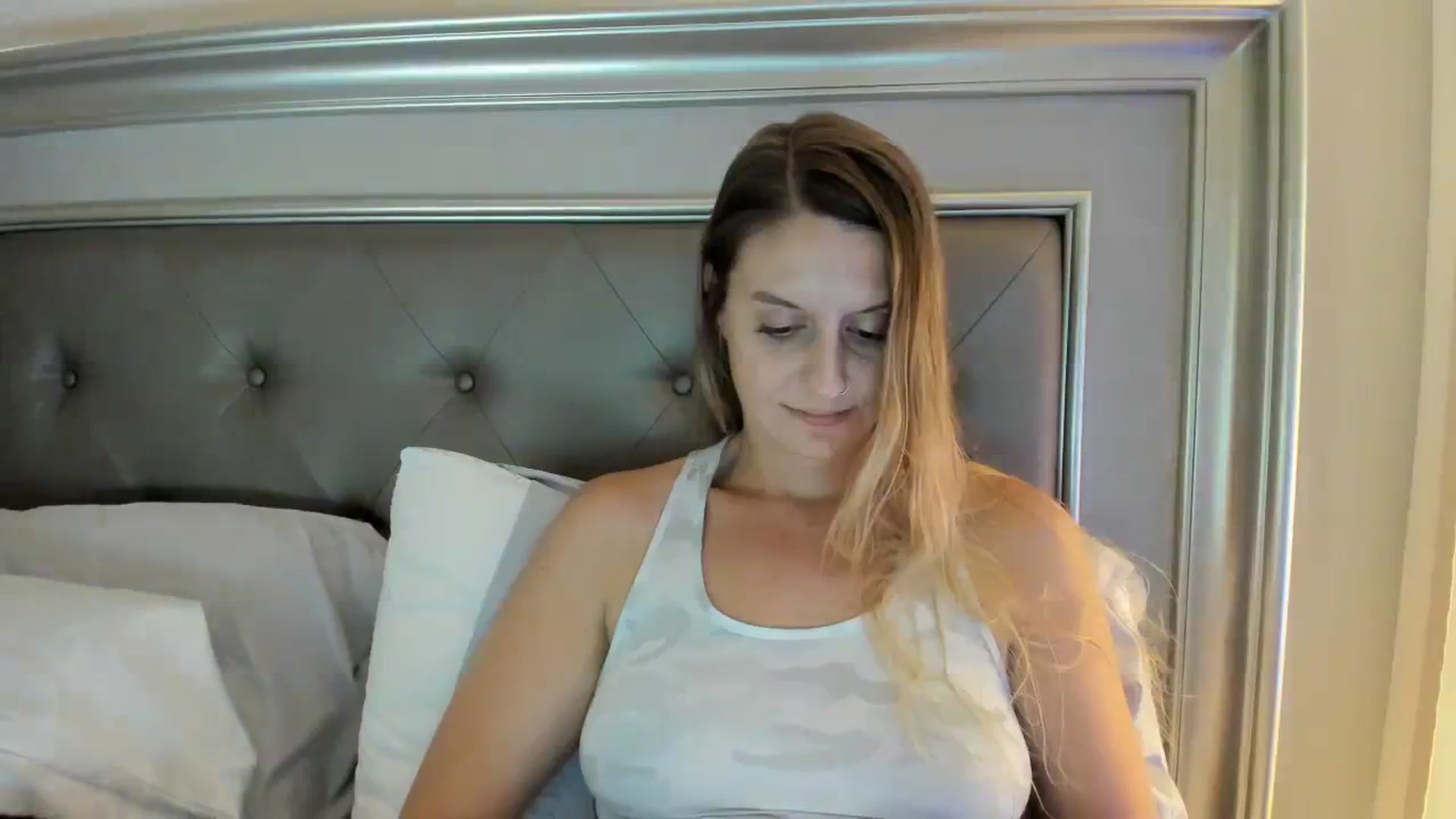 Gallery image thumbnail from Ca_ndi's myfreecams stream on, 07/22/2023, 17:52 image 8 of 20
