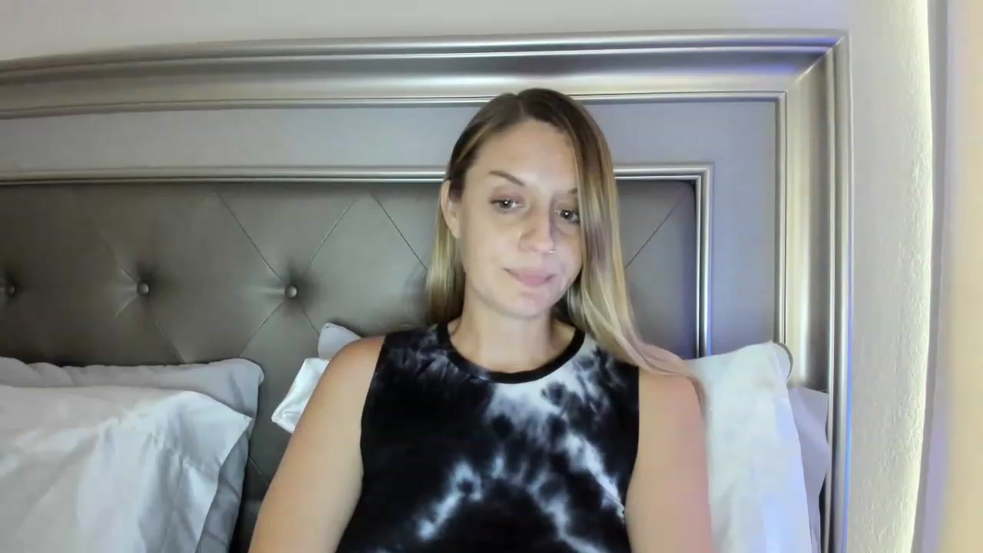 Gallery image thumbnail from Ca_ndi's myfreecams stream on, 08/08/2023, 18:27 image 7 of 20