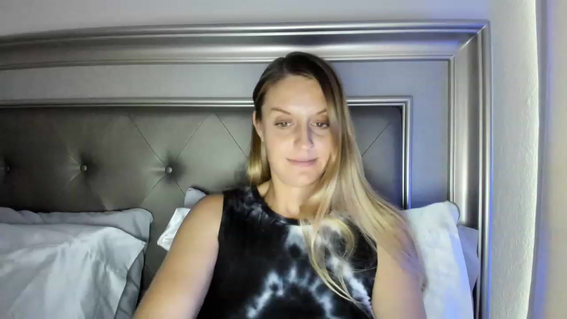 Gallery image thumbnail from Ca_ndi's myfreecams stream on, 08/08/2023, 18:27 image 4 of 20