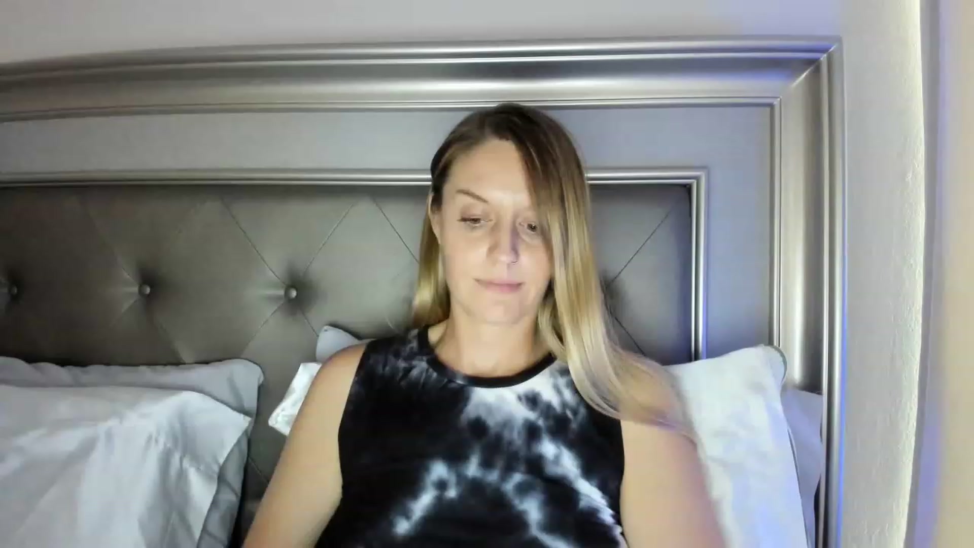 Gallery image thumbnail from Ca_ndi's myfreecams stream on, 08/08/2023, 18:27 image 10 of 20