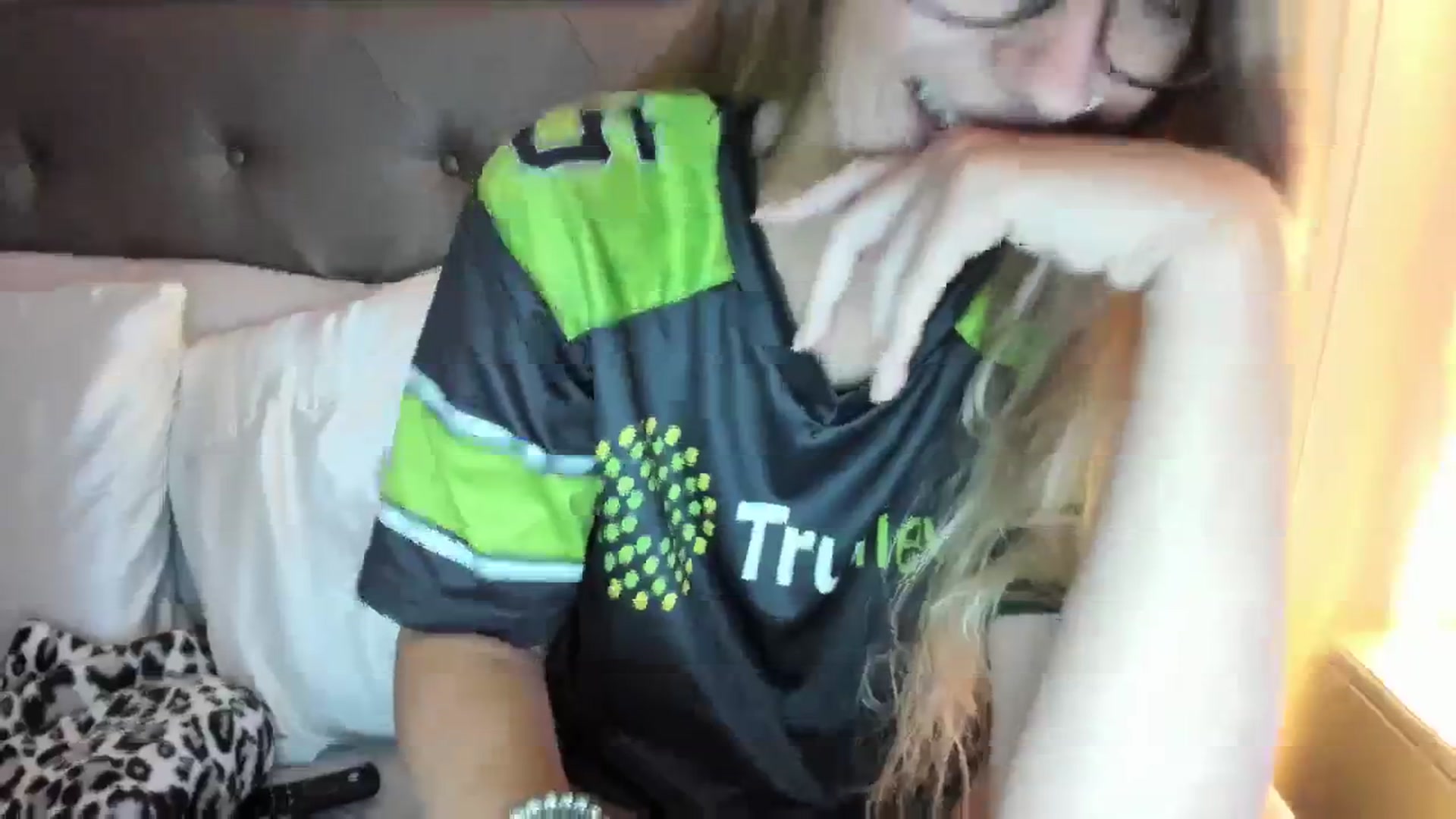 Gallery image thumbnail from Ca_ndi's myfreecams stream on, 08/14/2023, 24:33 image 16 of 20