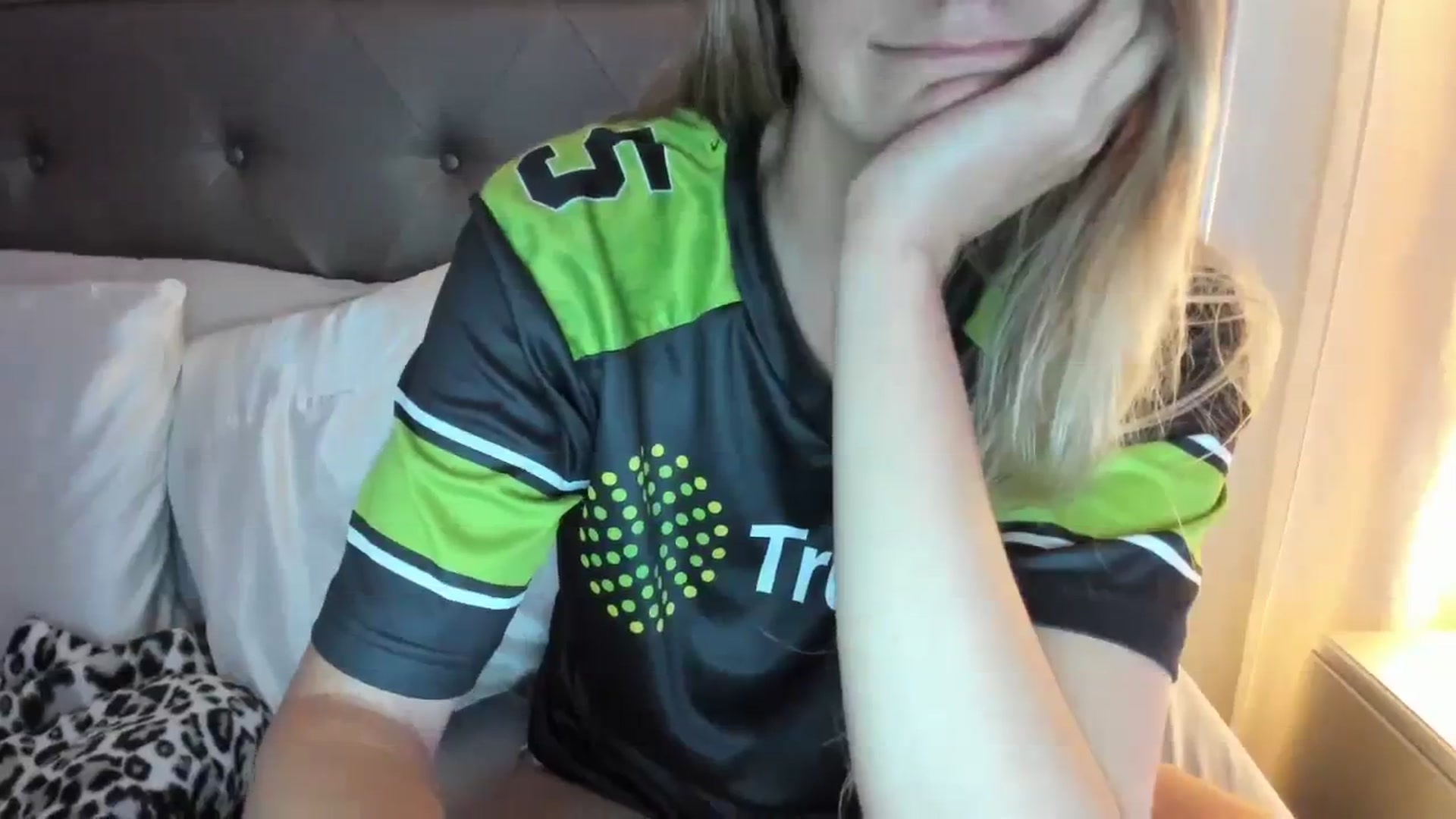 Gallery image thumbnail from Ca_ndi's myfreecams stream on, 08/14/2023, 24:33 image 13 of 20