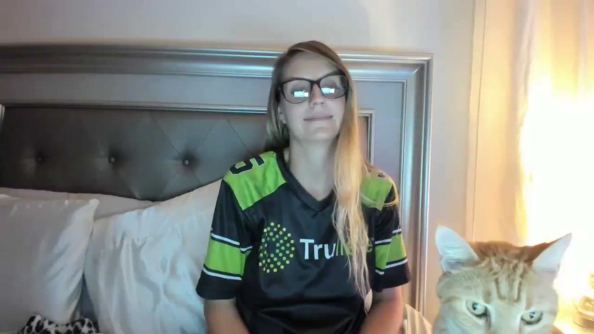 Gallery image thumbnail from Ca_ndi's myfreecams stream on, 08/14/2023, 24:33 image 10 of 20