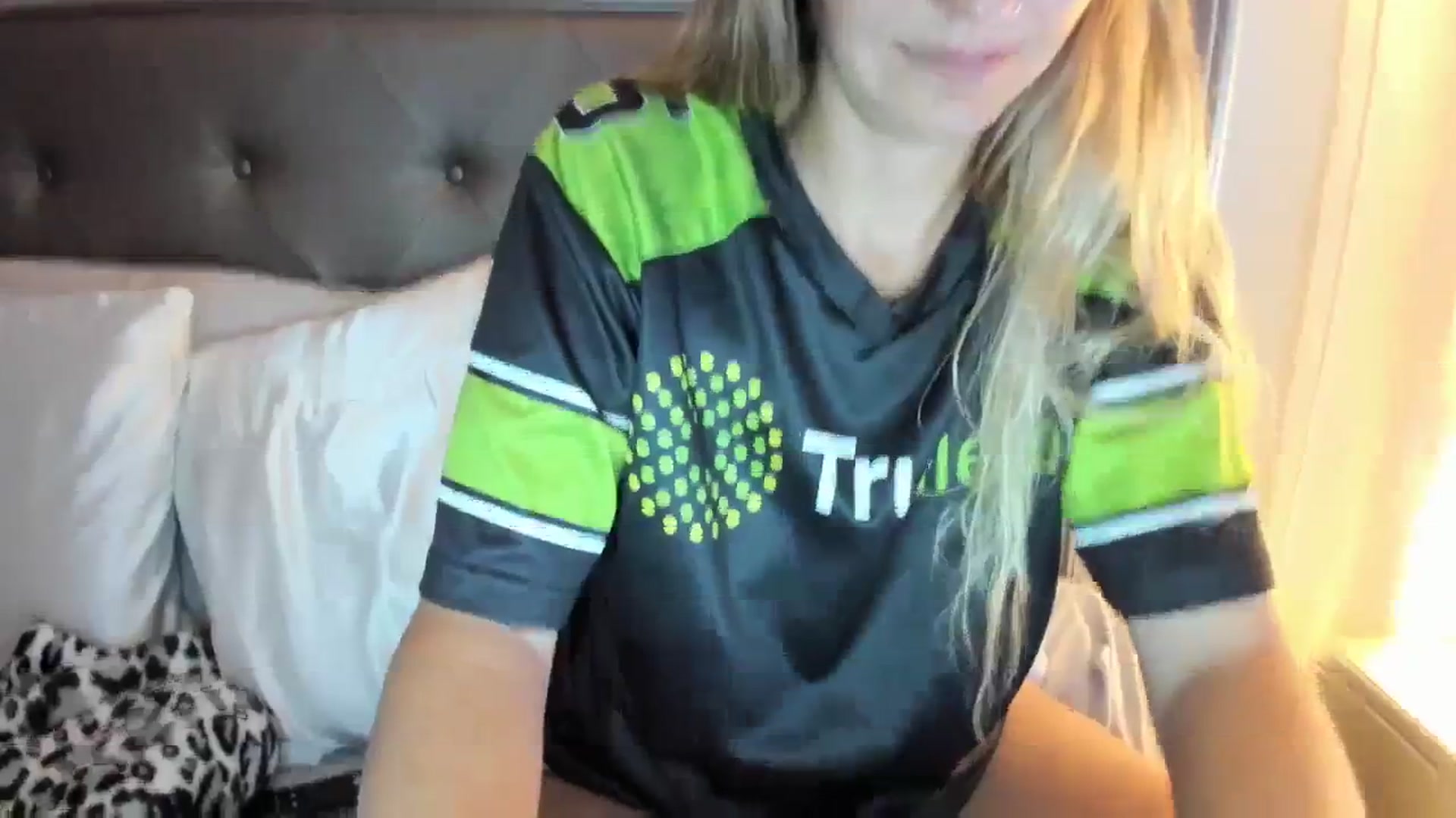 Gallery image thumbnail from Ca_ndi's myfreecams stream on, 08/14/2023, 24:33 image 20 of 20