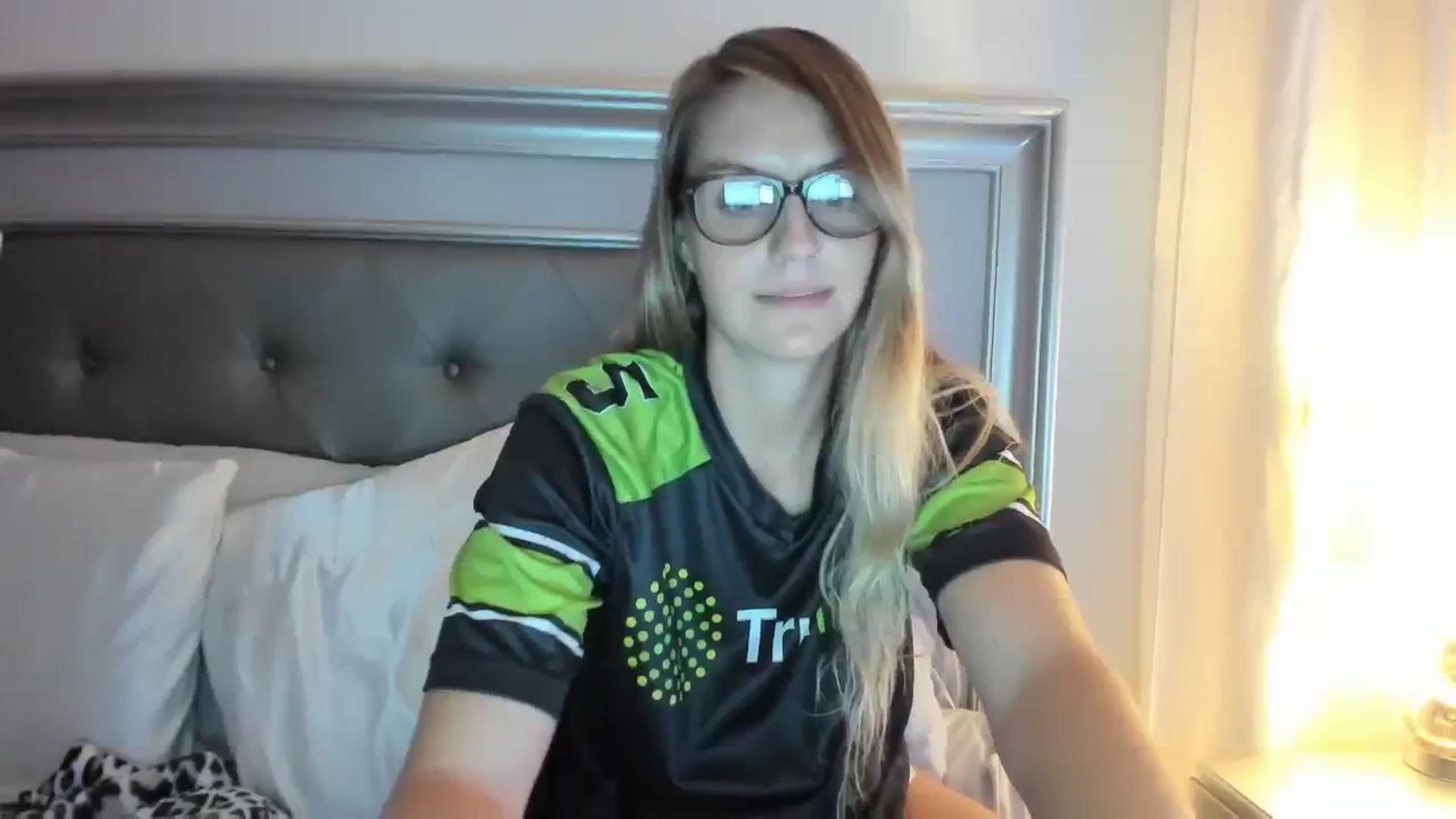 Gallery image thumbnail from Ca_ndi's myfreecams stream on, 08/14/2023, 24:33 image 12 of 20