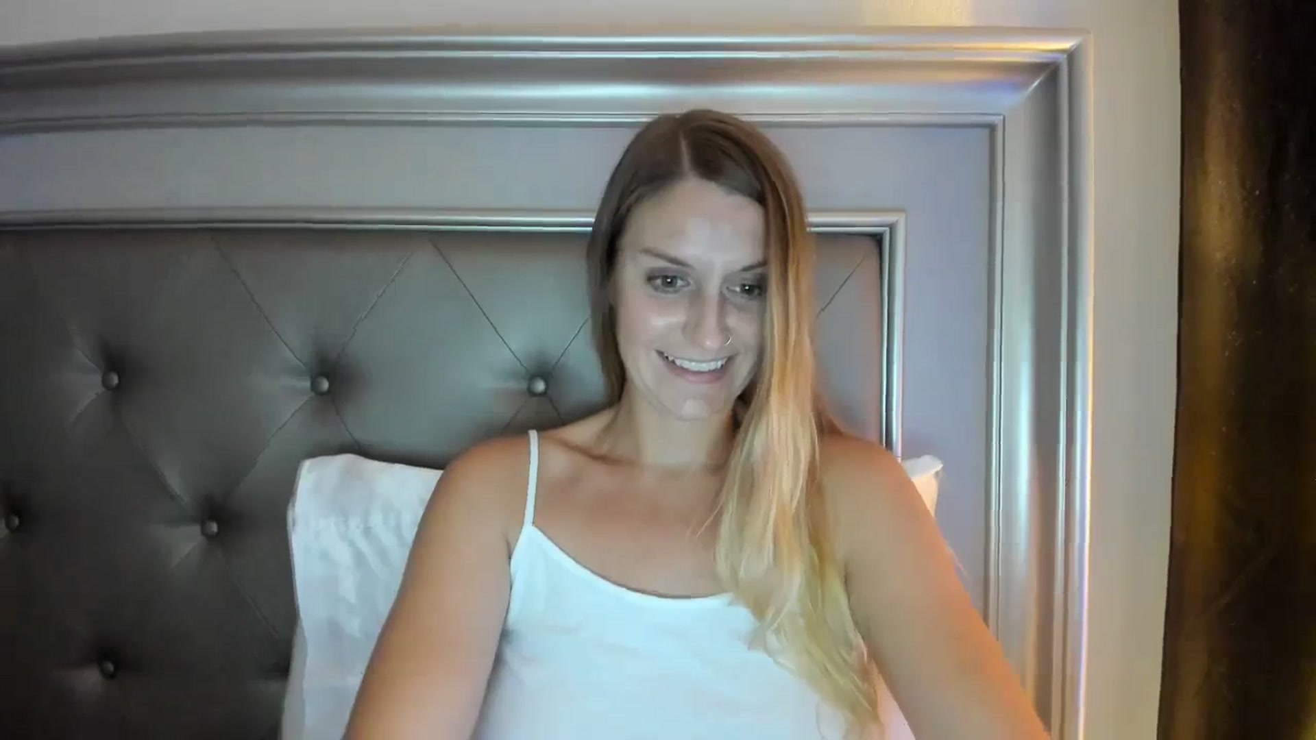 Gallery image thumbnail from Ca_ndi's myfreecams stream on, 08/21/2023, 16:26 image 4 of 20