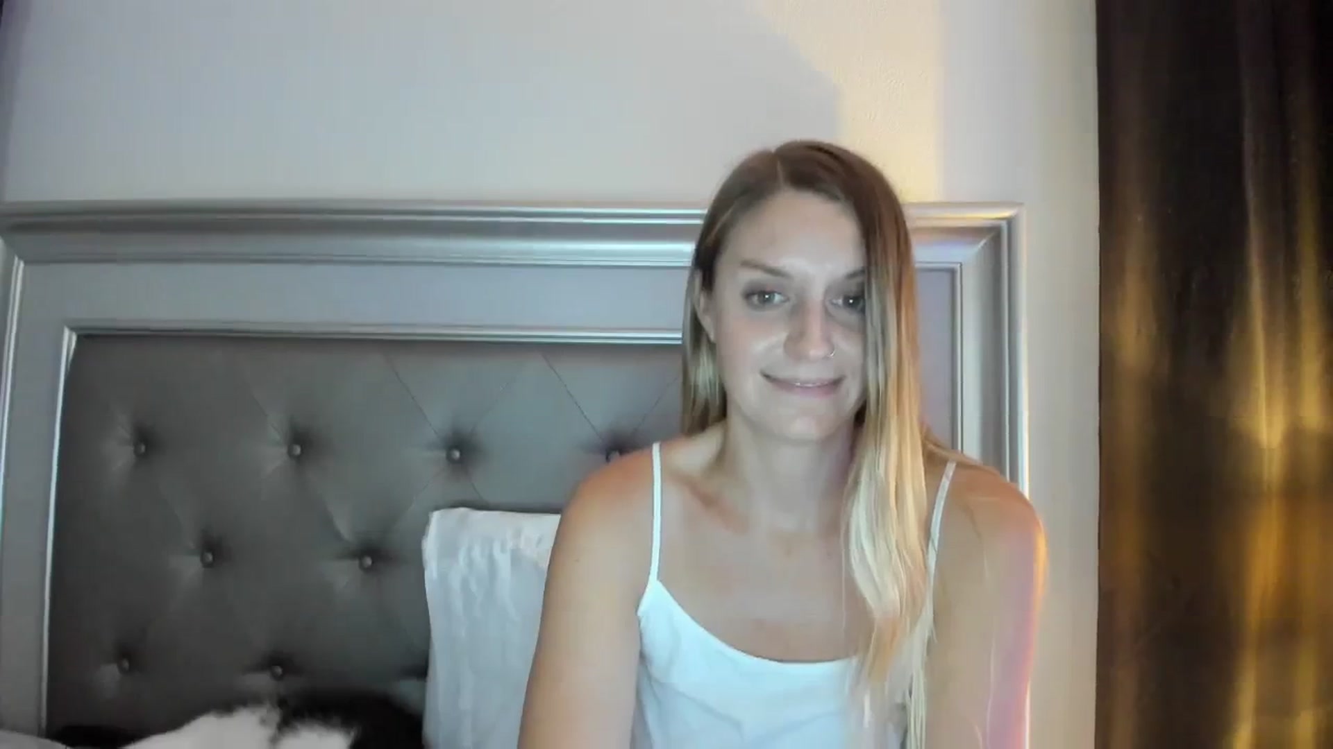Gallery image thumbnail from Ca_ndi's myfreecams stream on, 08/21/2023, 16:26 image 15 of 20