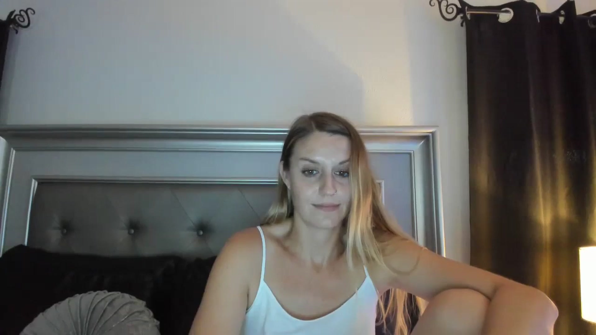 Gallery image thumbnail from Ca_ndi's myfreecams stream on, 08/21/2023, 18:23 image 5 of 20