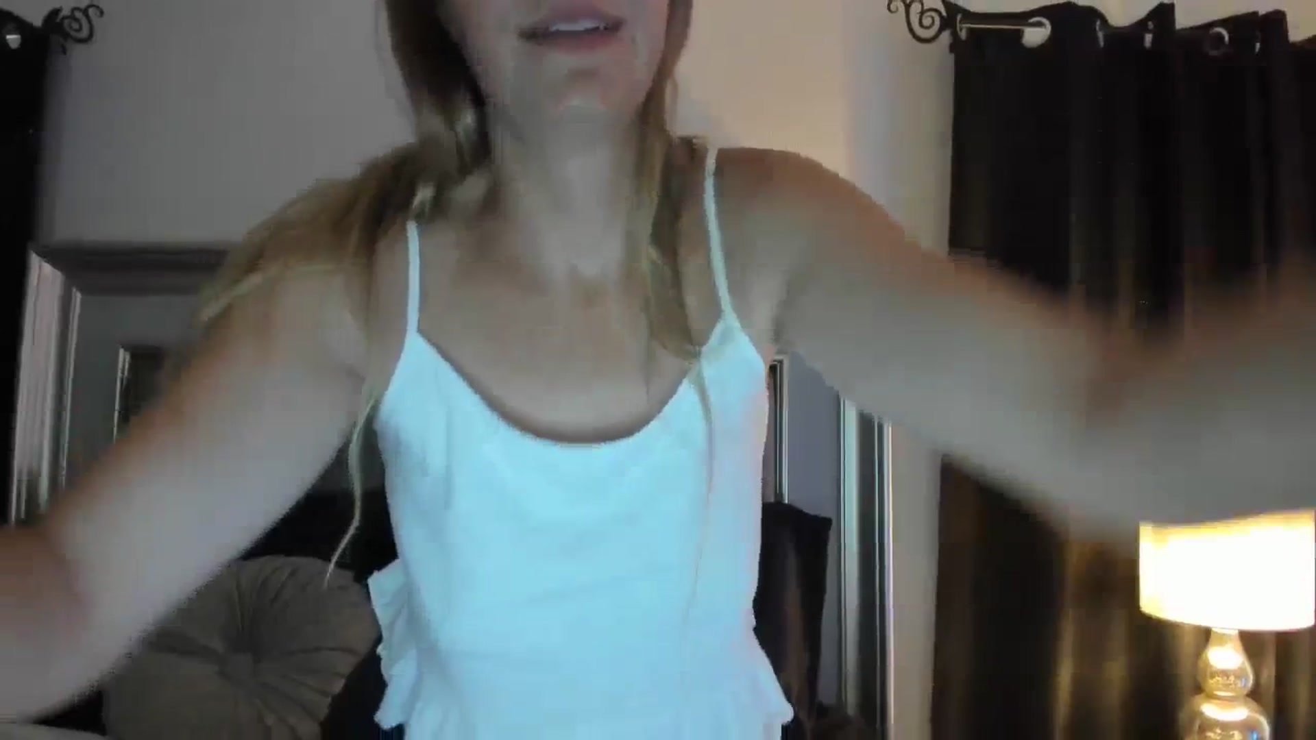 Gallery image thumbnail from Ca_ndi's myfreecams stream on, 08/21/2023, 18:23 image 15 of 20