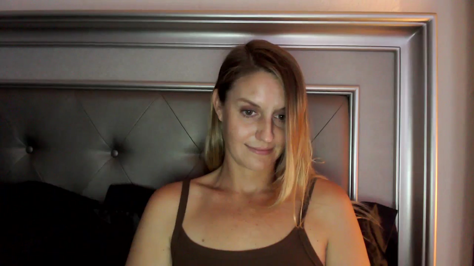 Gallery image thumbnail from Ca_ndi's myfreecams stream on, 09/17/2023, 17:42 image 19 of 20