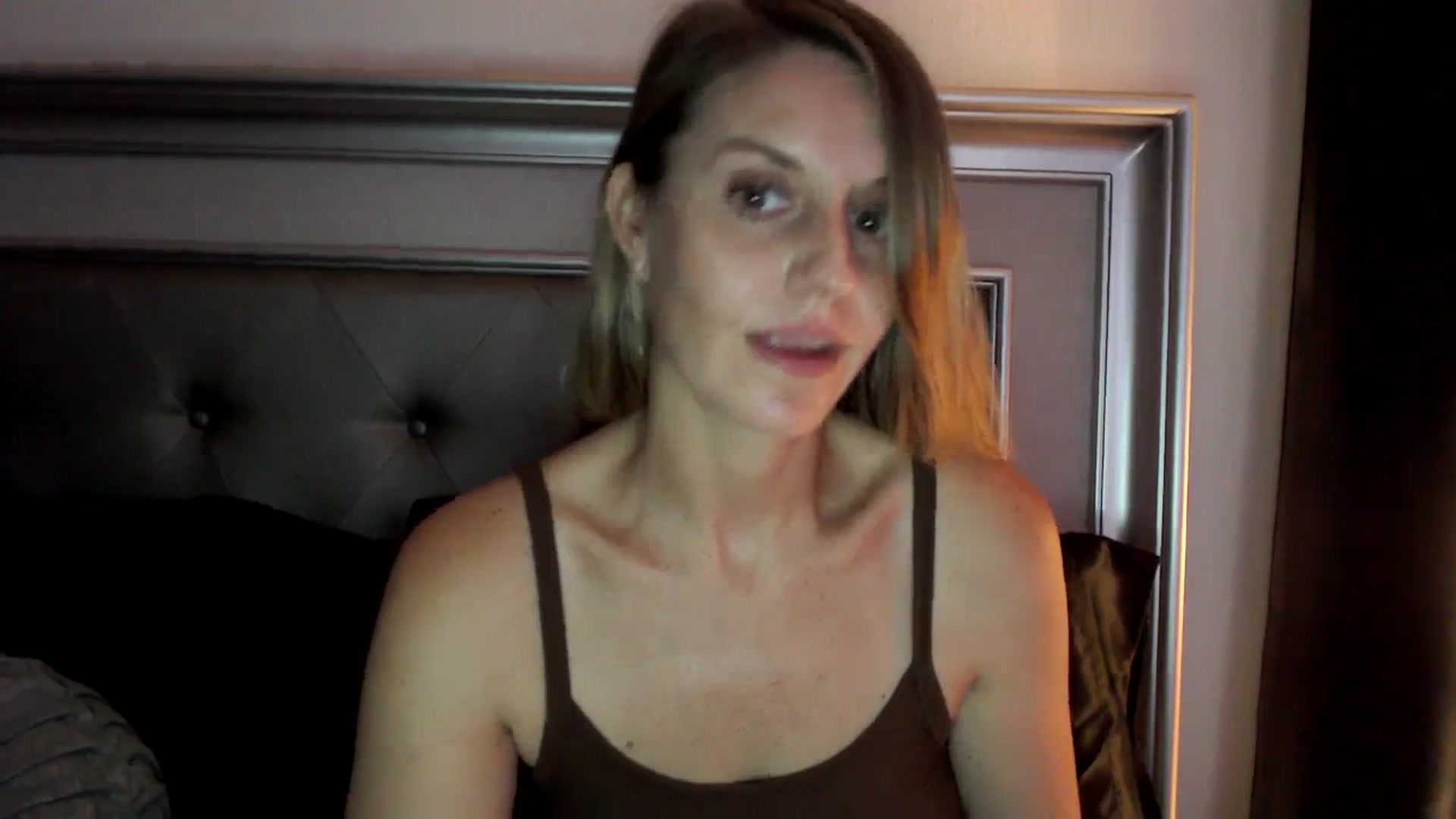 Gallery image thumbnail from Ca_ndi's myfreecams stream on, 09/17/2023, 17:42 image 9 of 20