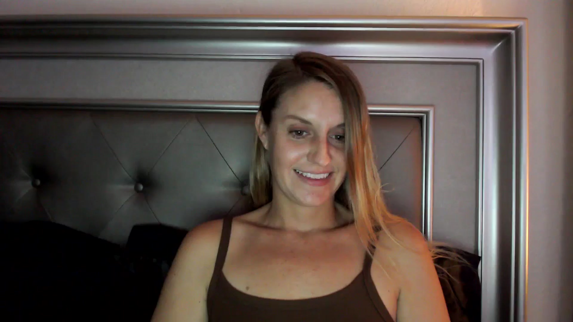 Gallery image thumbnail from Ca_ndi's myfreecams stream on, 09/17/2023, 17:42 image 18 of 20