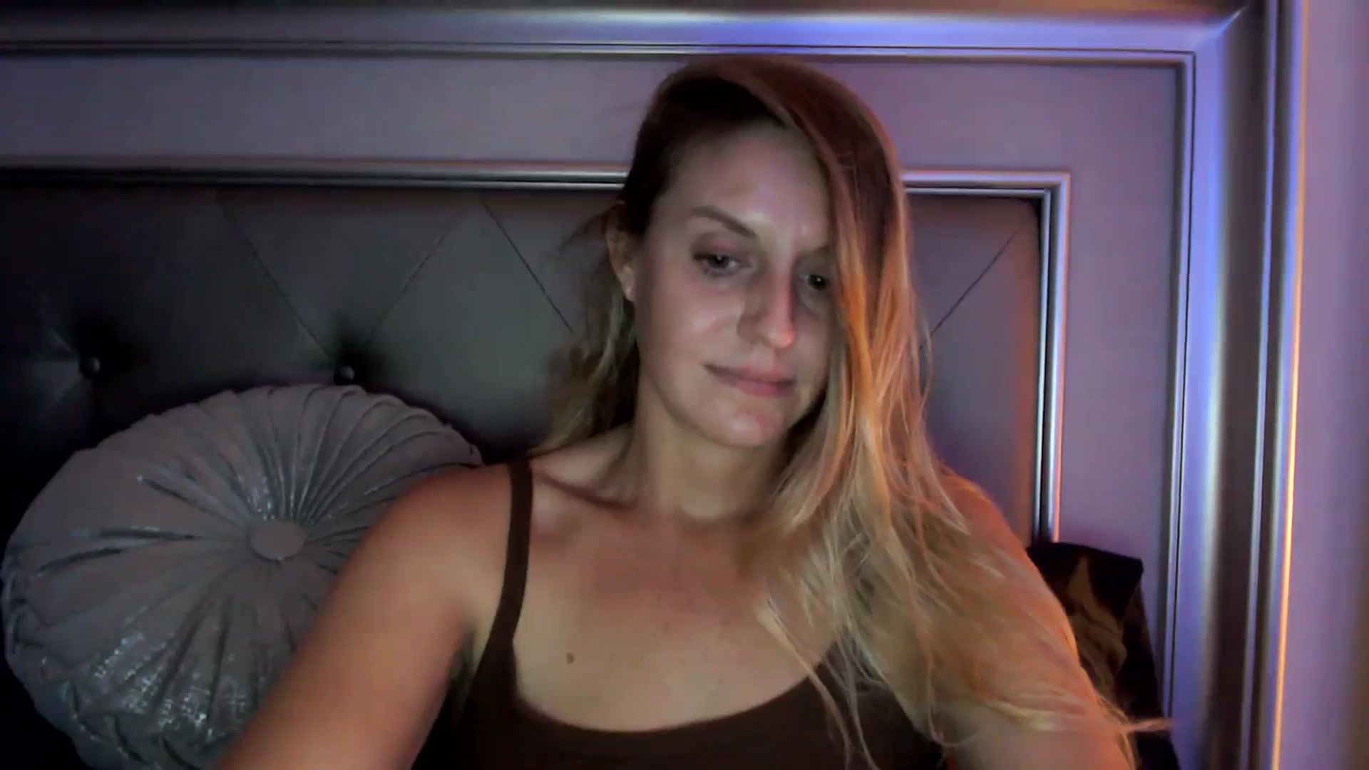 Gallery image thumbnail from Ca_ndi's myfreecams stream on, 09/17/2023, 18:38 image 12 of 20