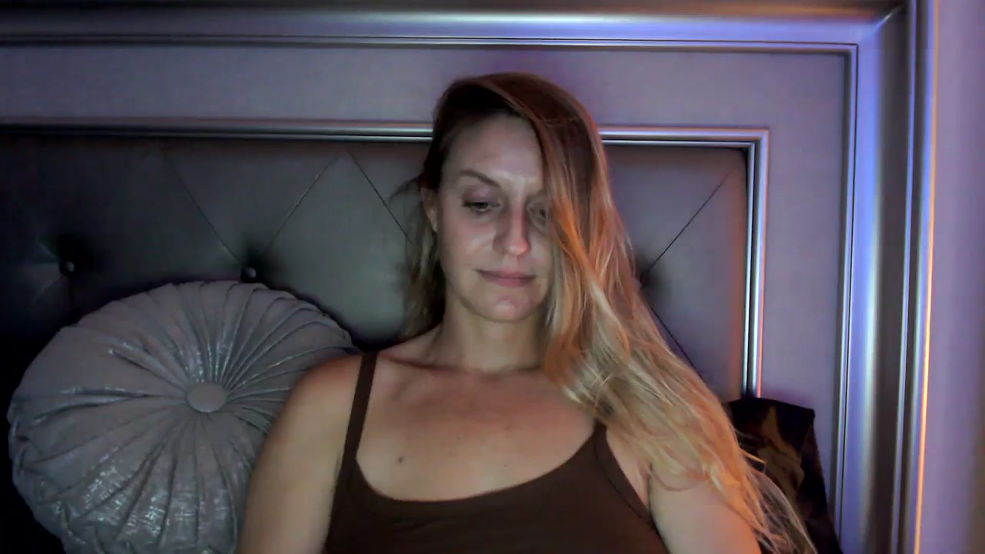 Gallery image thumbnail from Ca_ndi's myfreecams stream on, 09/17/2023, 18:38 image 3 of 20