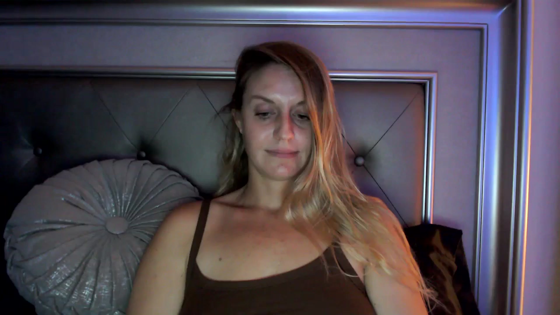 Gallery image thumbnail from Ca_ndi's myfreecams stream on, 09/17/2023, 18:38 image 9 of 20