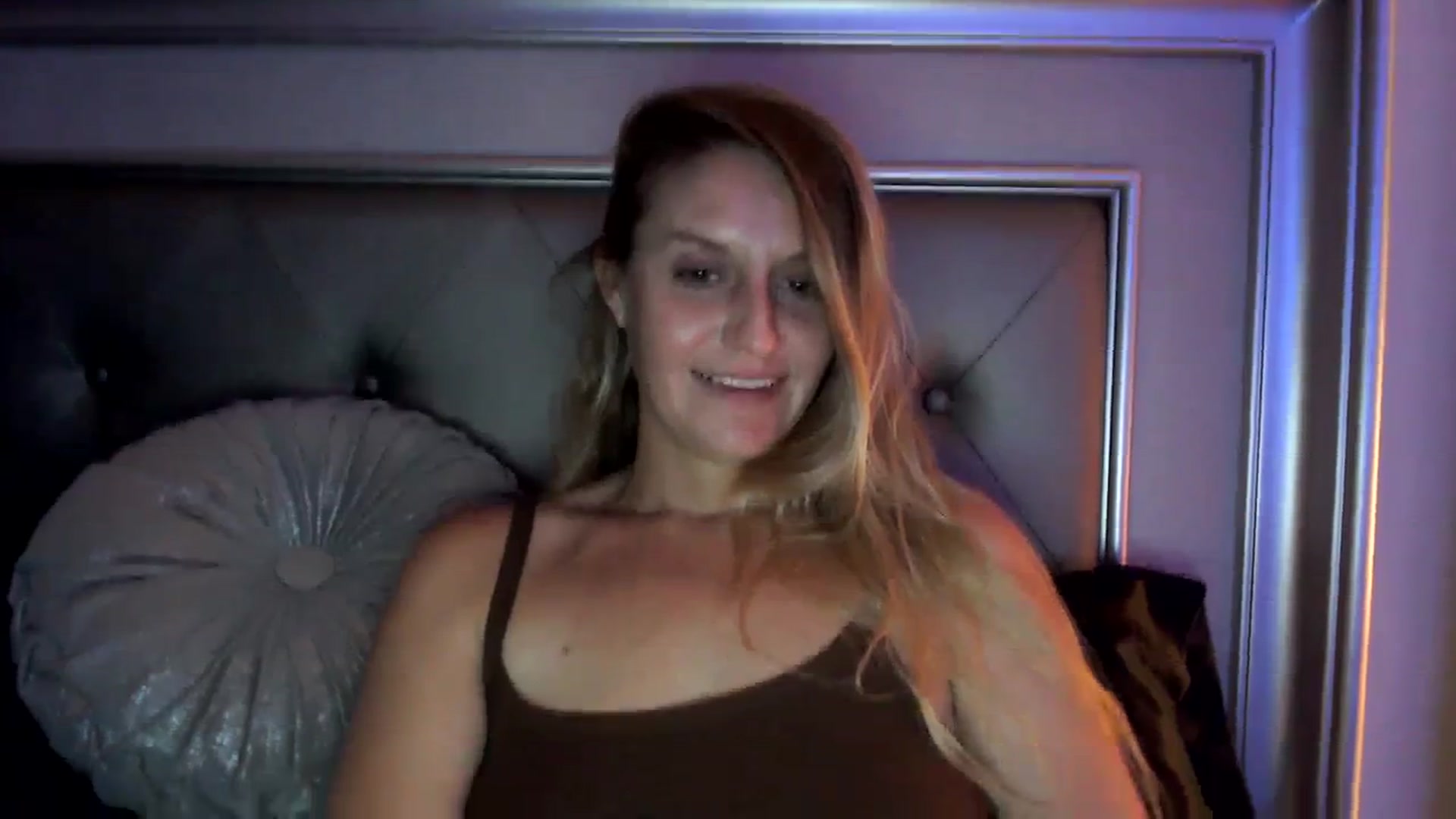 Gallery image thumbnail from Ca_ndi's myfreecams stream on, 09/17/2023, 18:38 image 17 of 20