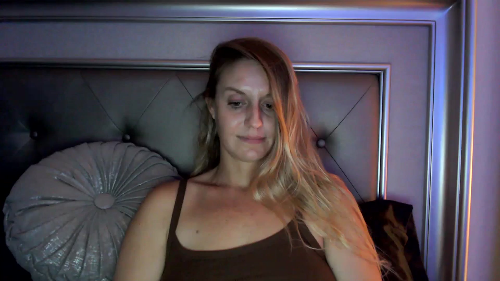 Gallery image thumbnail from Ca_ndi's myfreecams stream on, 09/17/2023, 18:38 image 10 of 20