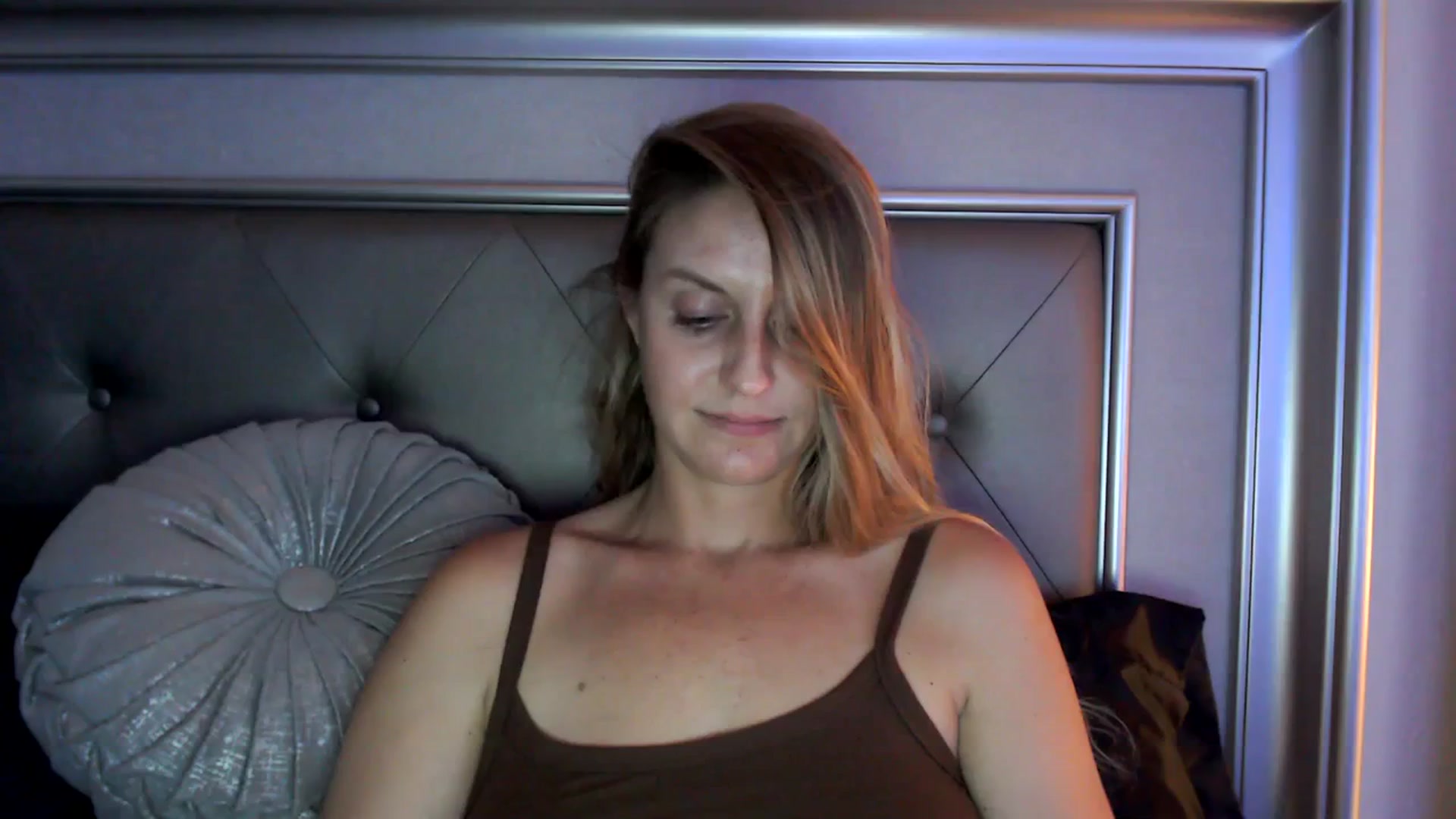 Gallery image thumbnail from Ca_ndi's myfreecams stream on, 09/17/2023, 18:38 image 1 of 20