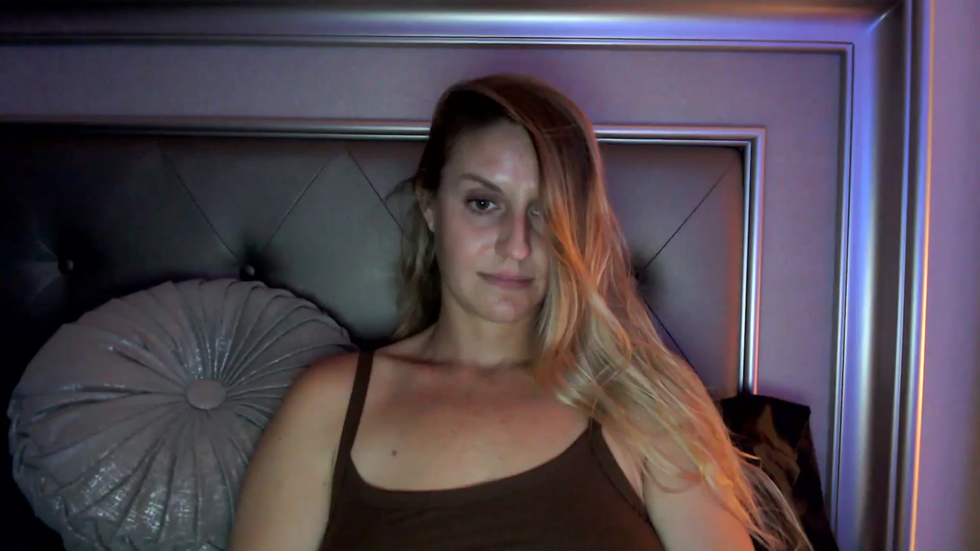 Gallery image thumbnail from Ca_ndi's myfreecams stream on, 09/17/2023, 18:38 image 5 of 20