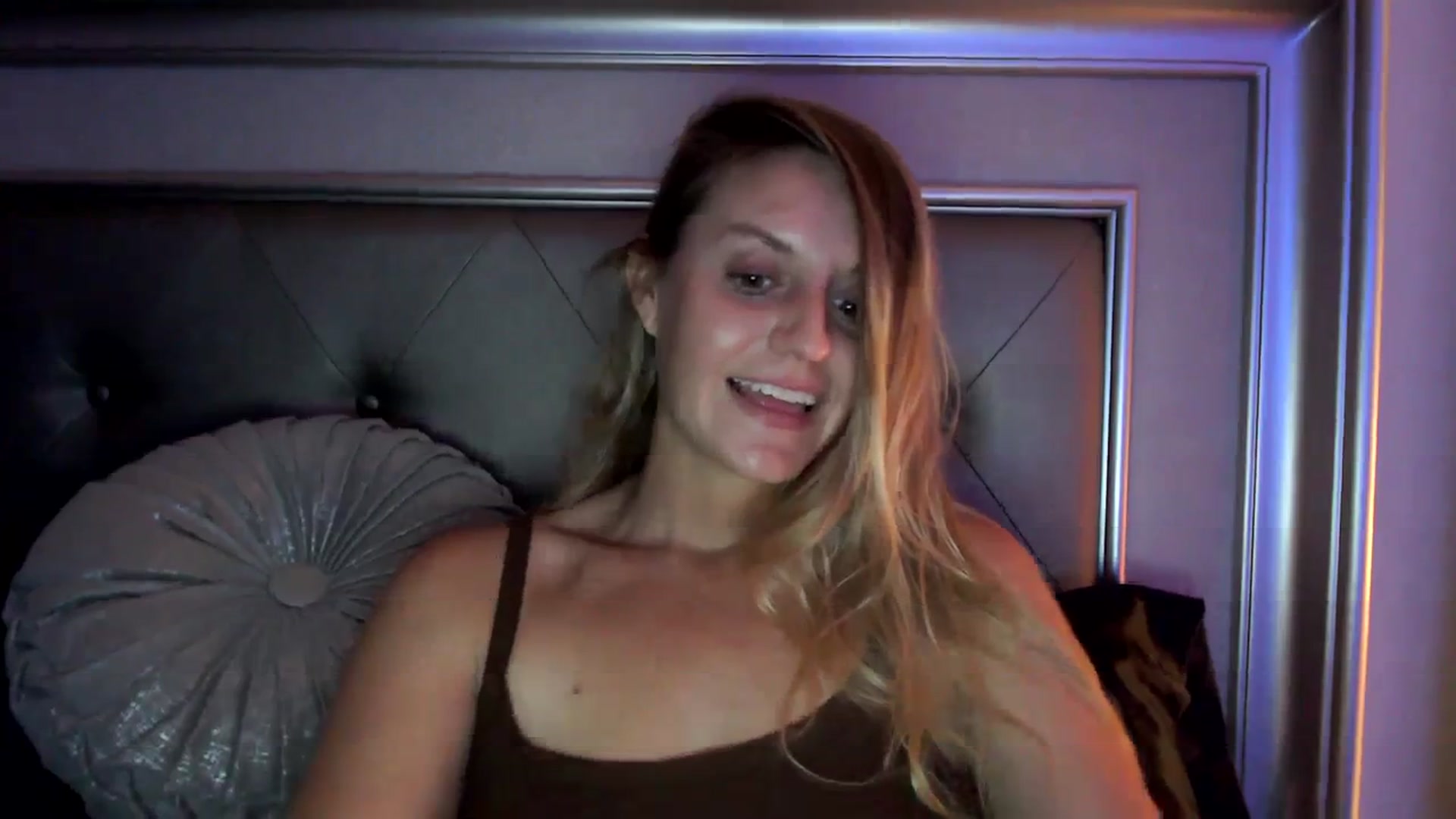Gallery image thumbnail from Ca_ndi's myfreecams stream on, 09/17/2023, 18:38 image 20 of 20