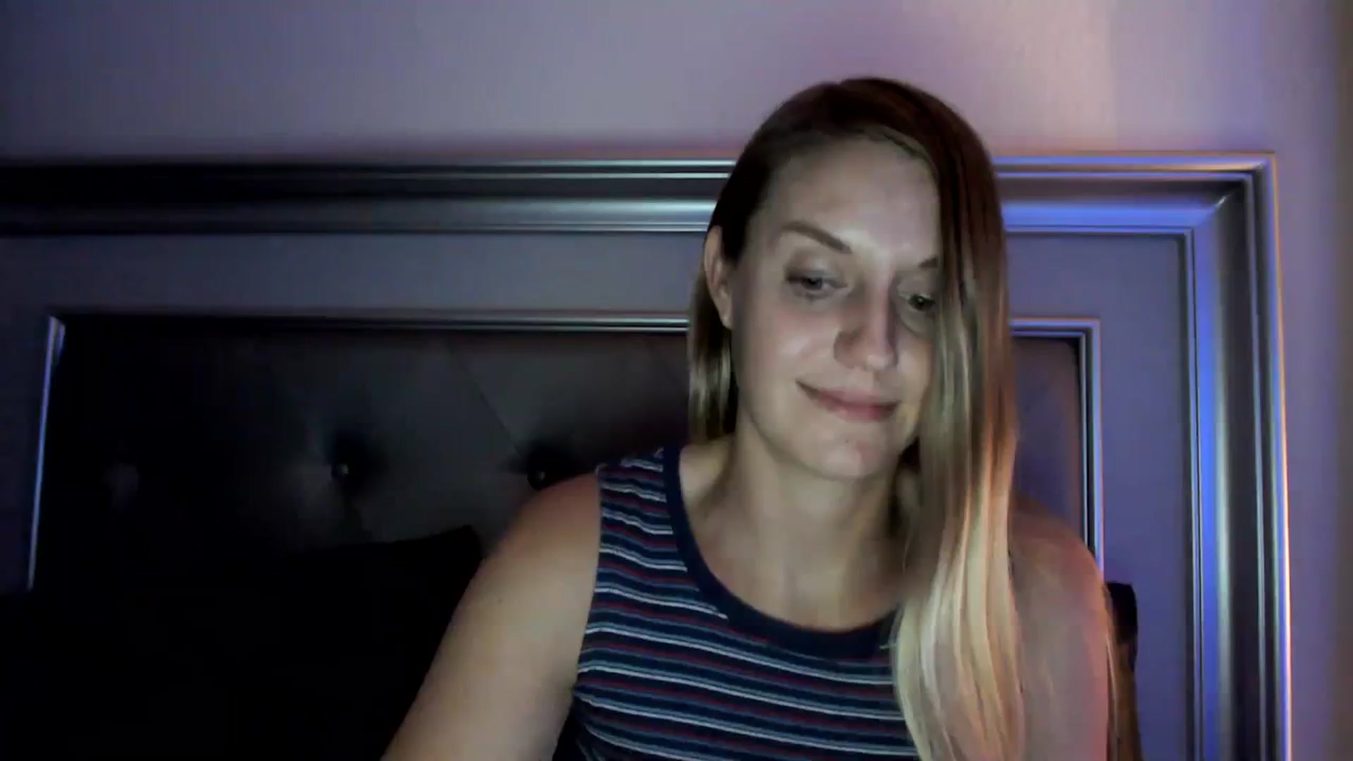 Gallery image thumbnail from Ca_ndi's myfreecams stream on, 09/27/2023, 24:29 image 19 of 20