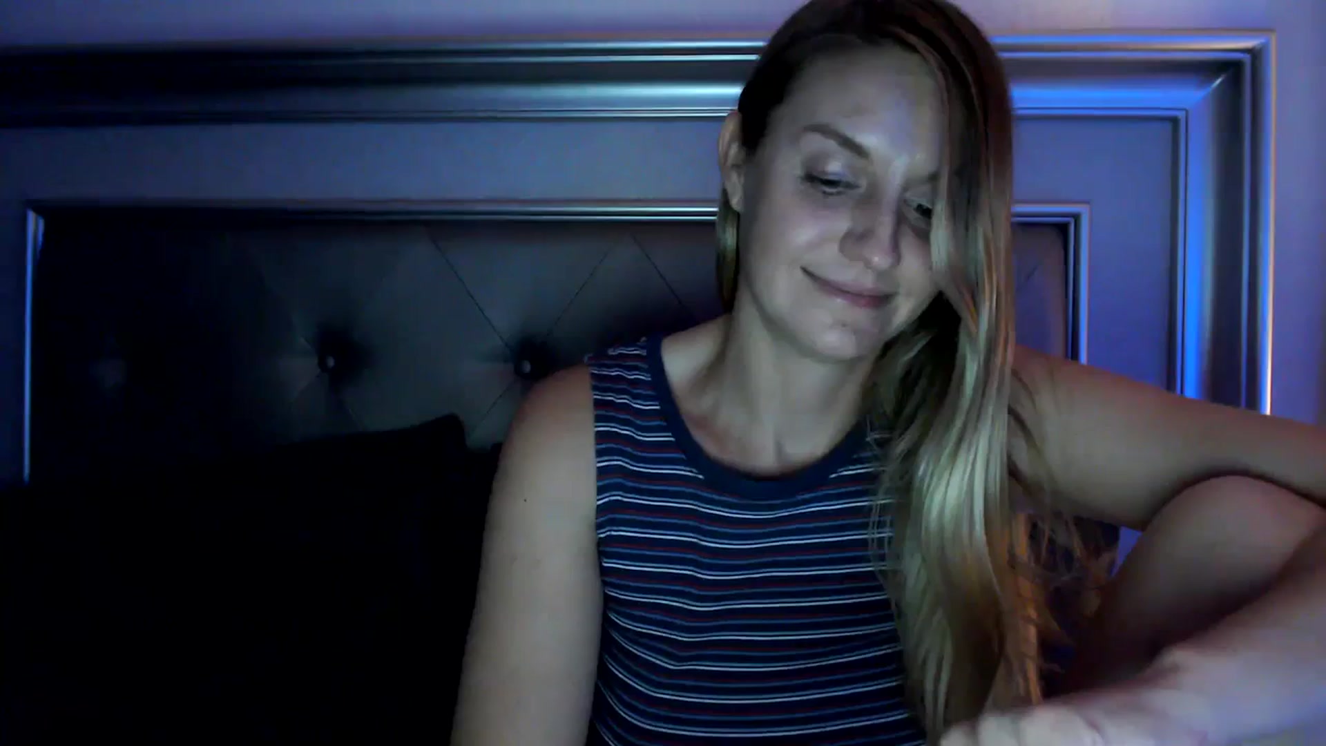 Gallery image thumbnail from Ca_ndi's myfreecams stream on, 09/27/2023, 24:29 image 1 of 20