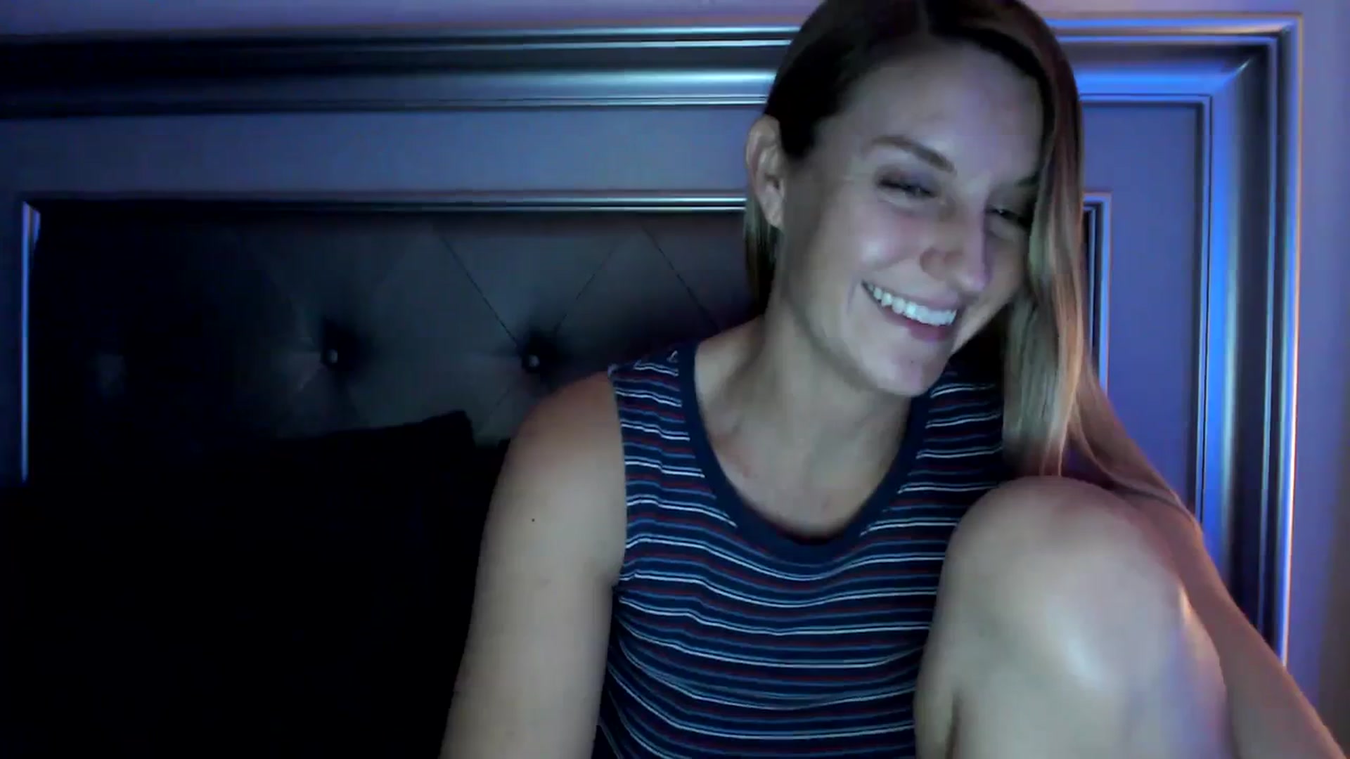 Gallery image thumbnail from Ca_ndi's myfreecams stream on, 09/27/2023, 24:29 image 6 of 20
