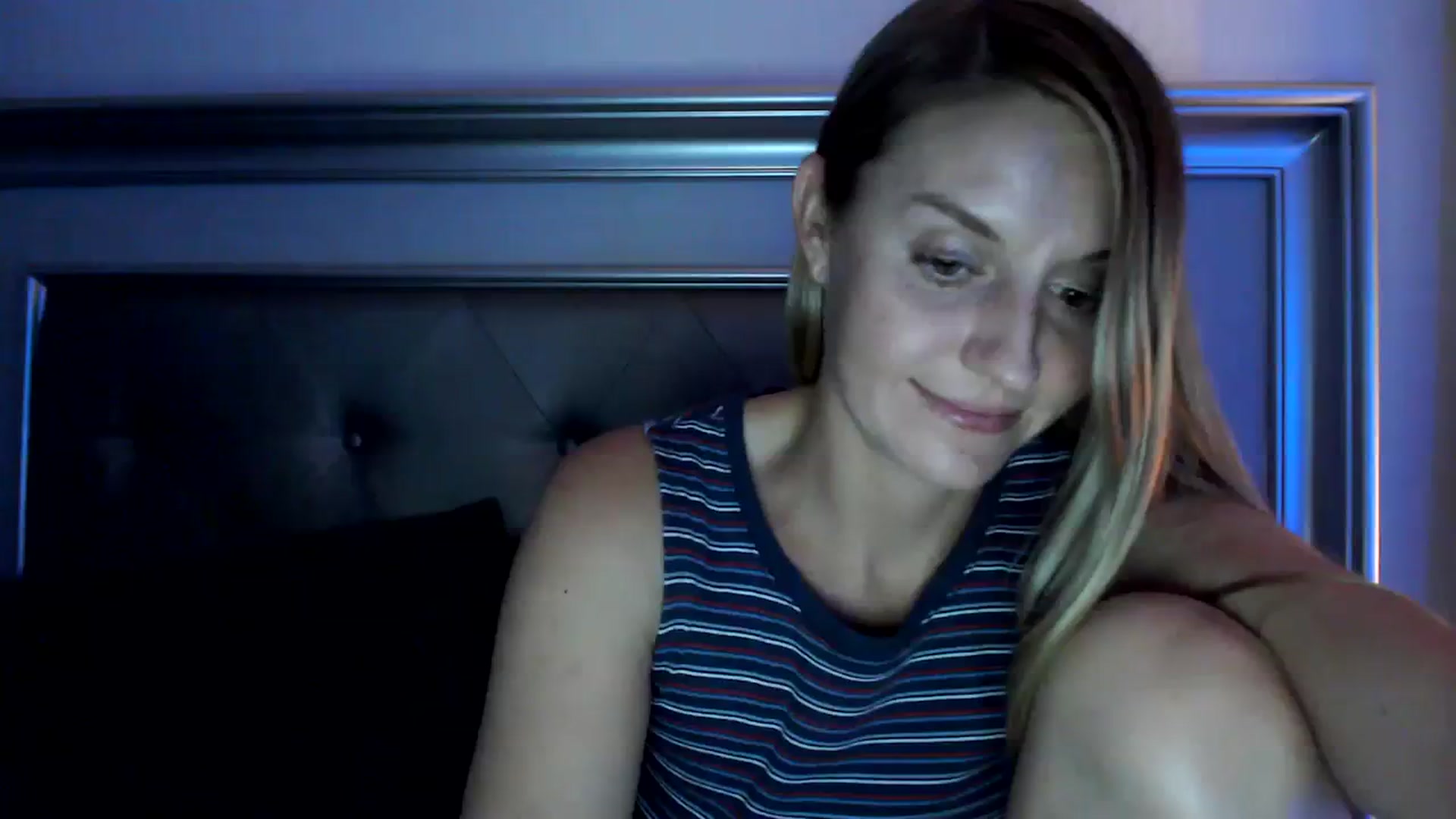 Gallery image thumbnail from Ca_ndi's myfreecams stream on, 09/27/2023, 24:29 image 4 of 20