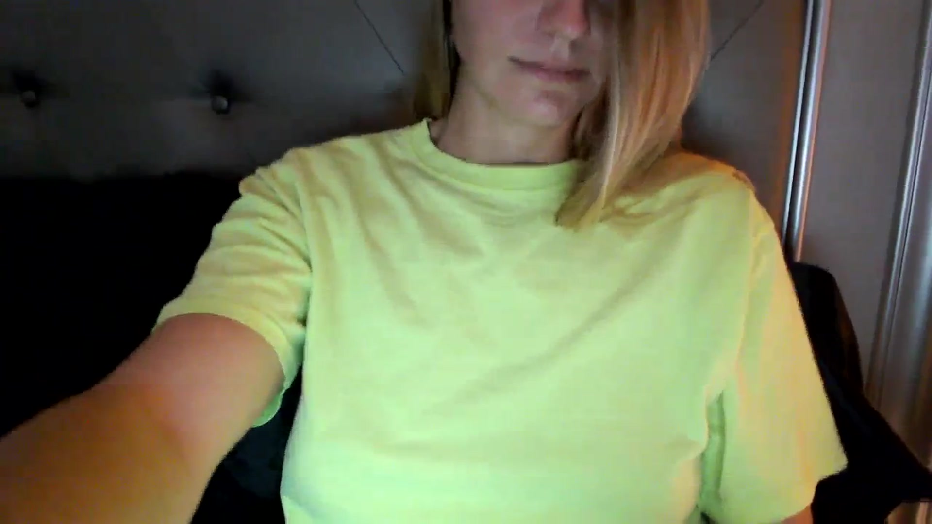 Gallery image thumbnail from Ca_ndi's myfreecams stream on, 10/31/2023, 13:58 image 15 of 20