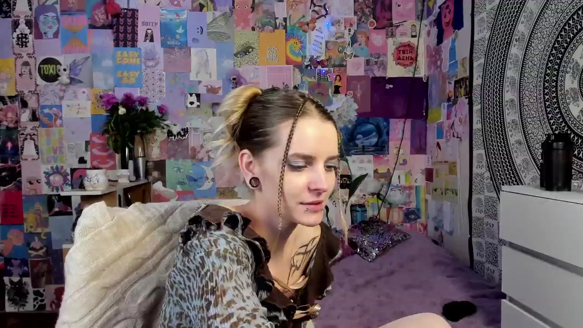 Gallery image thumbnail from Caandy_girl's myfreecams stream on, 06/02/2024, 18:52 image 19 of 20